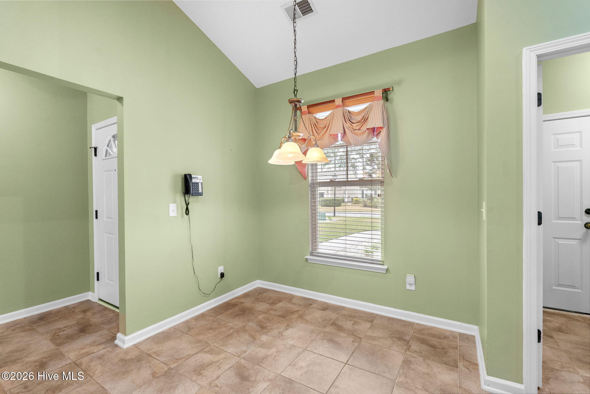 100493950 | Photo 21