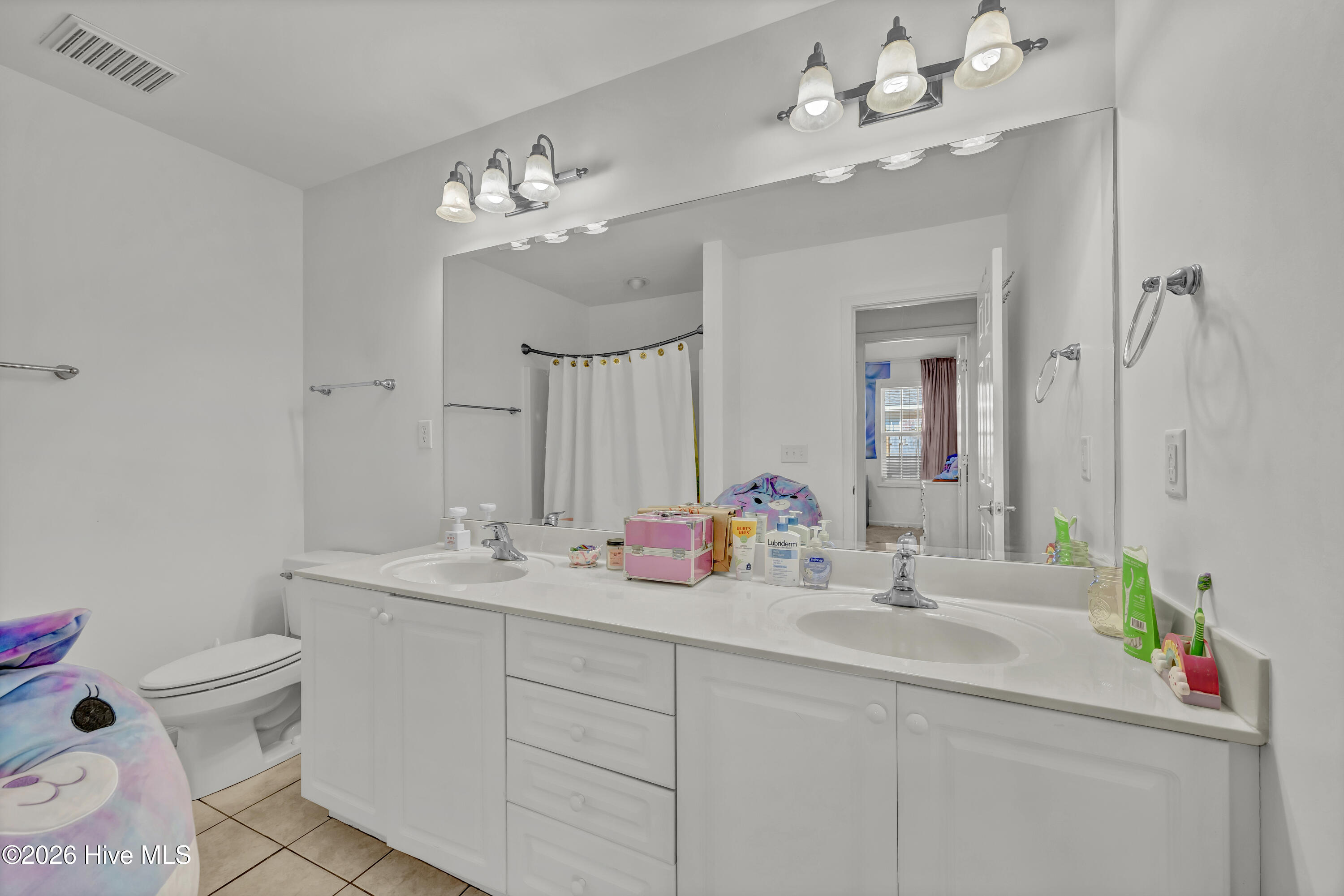 100566281 | Photo 17