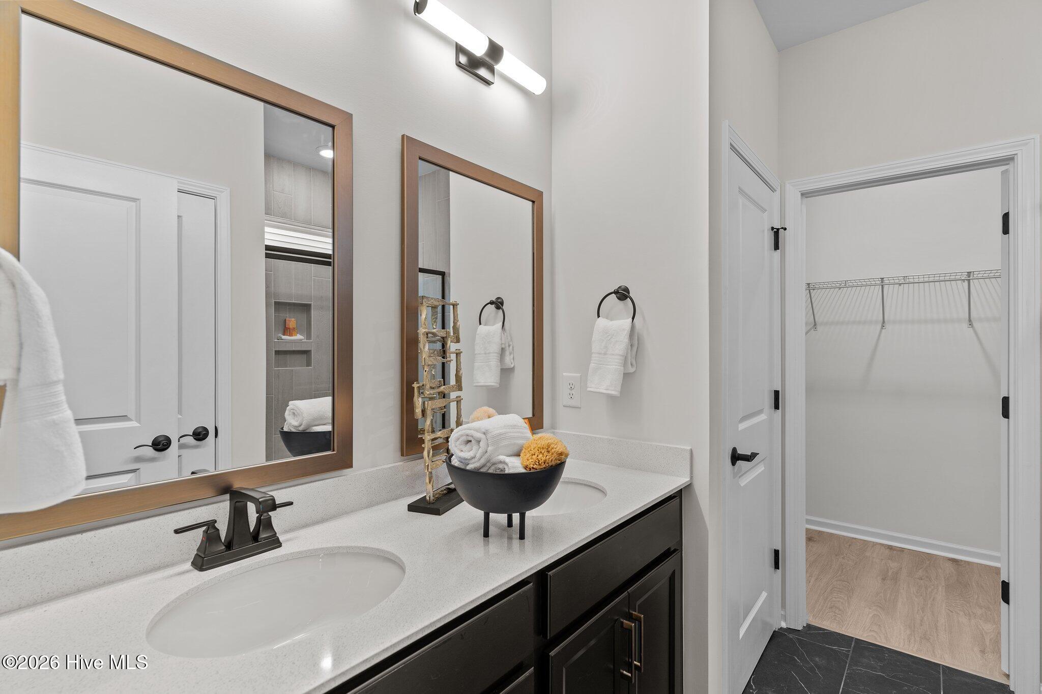 100550054 | Photo 32