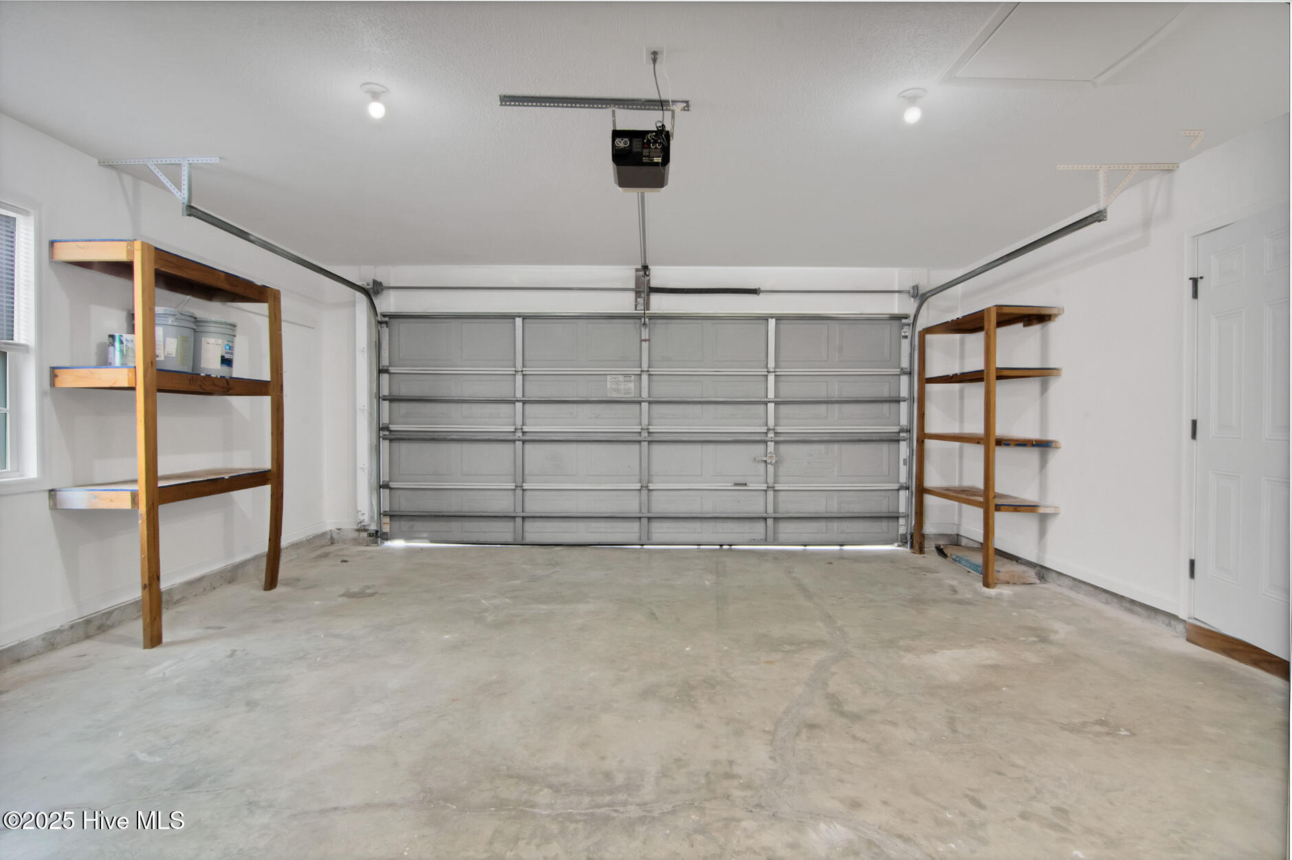 100547200 | Photo 16