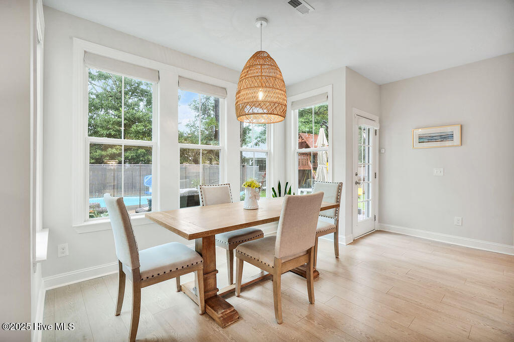 100536880 | Photo 19