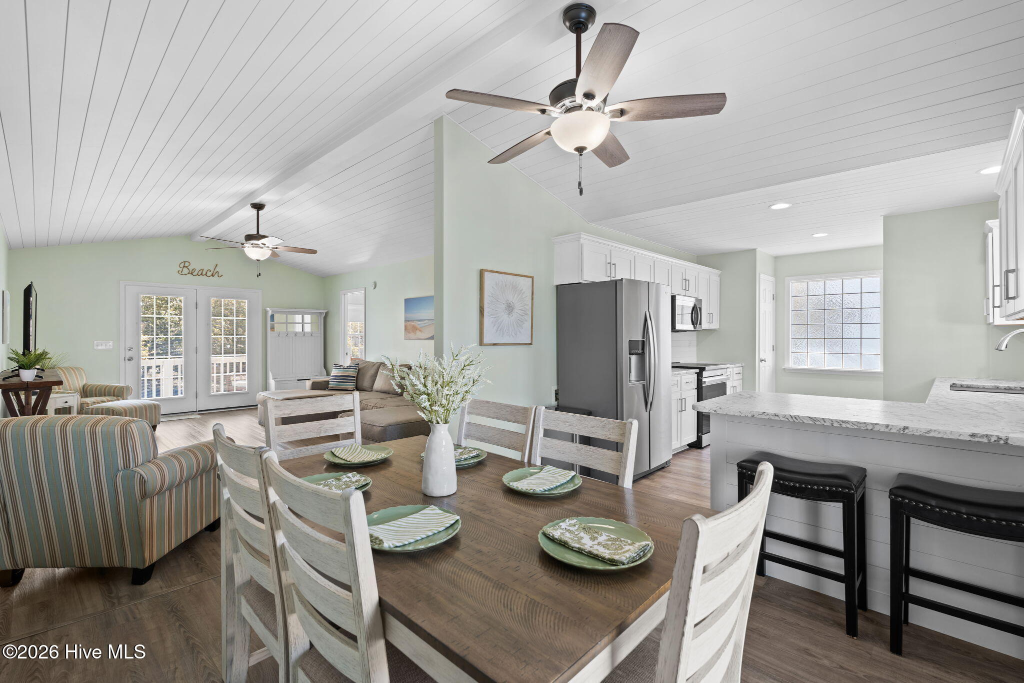 100553863 | Photo 15