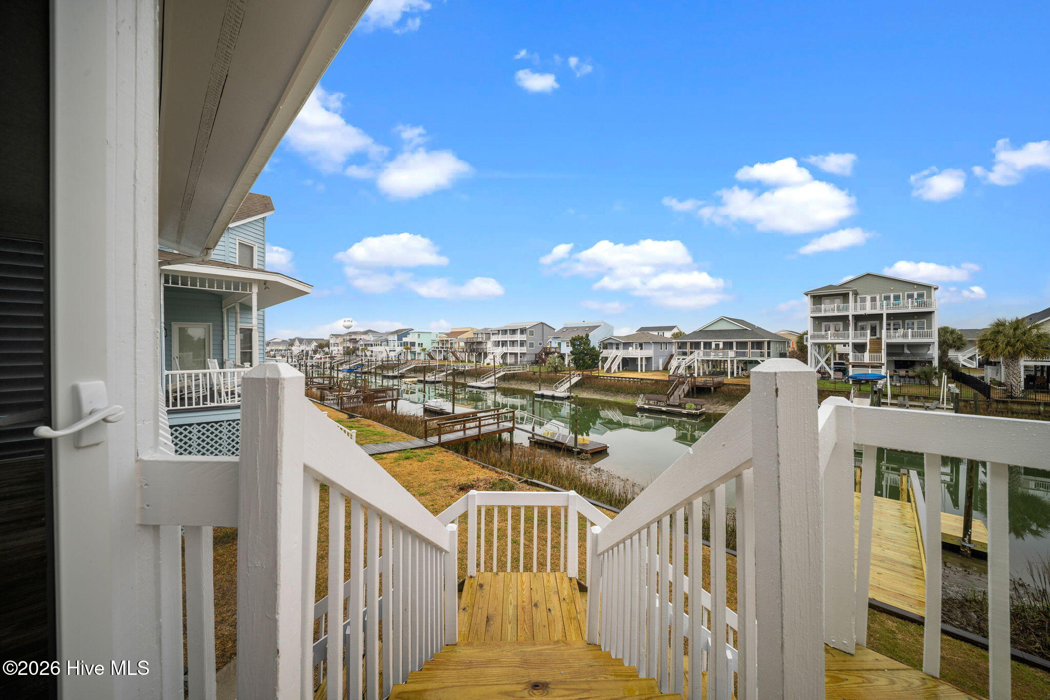 100557260 | Photo 44