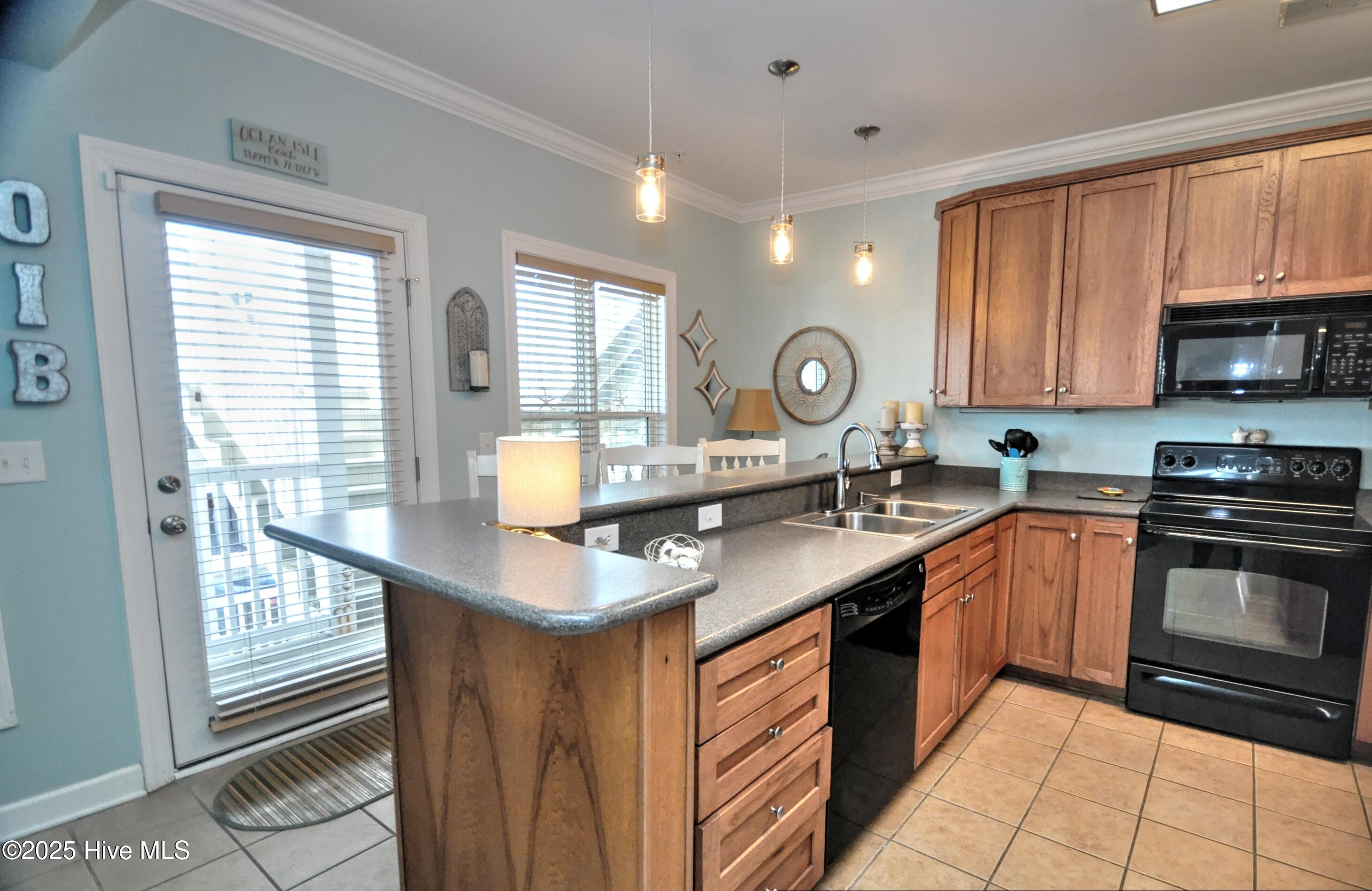 100546505 | Photo 19