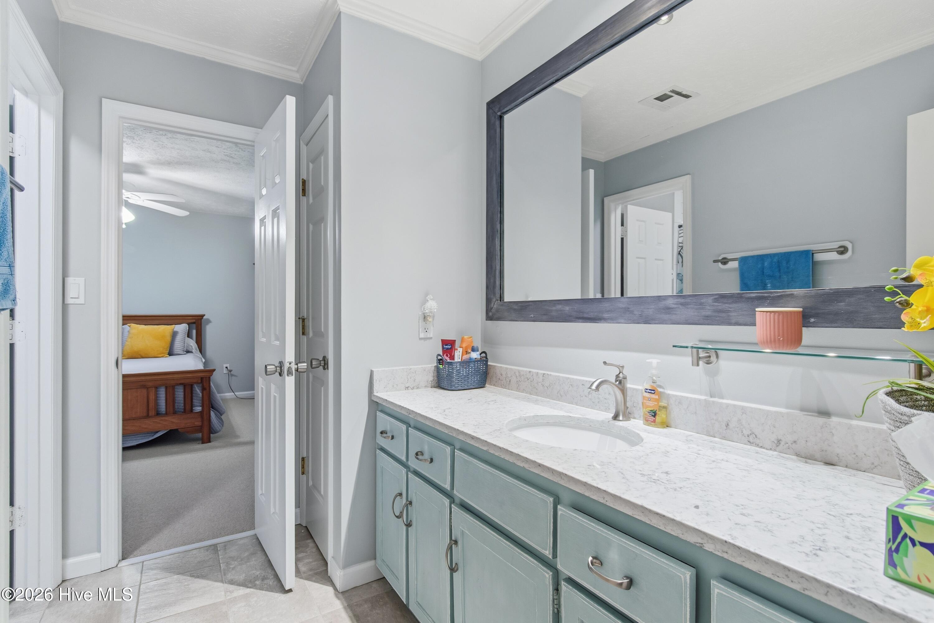 100550998 | Photo 37