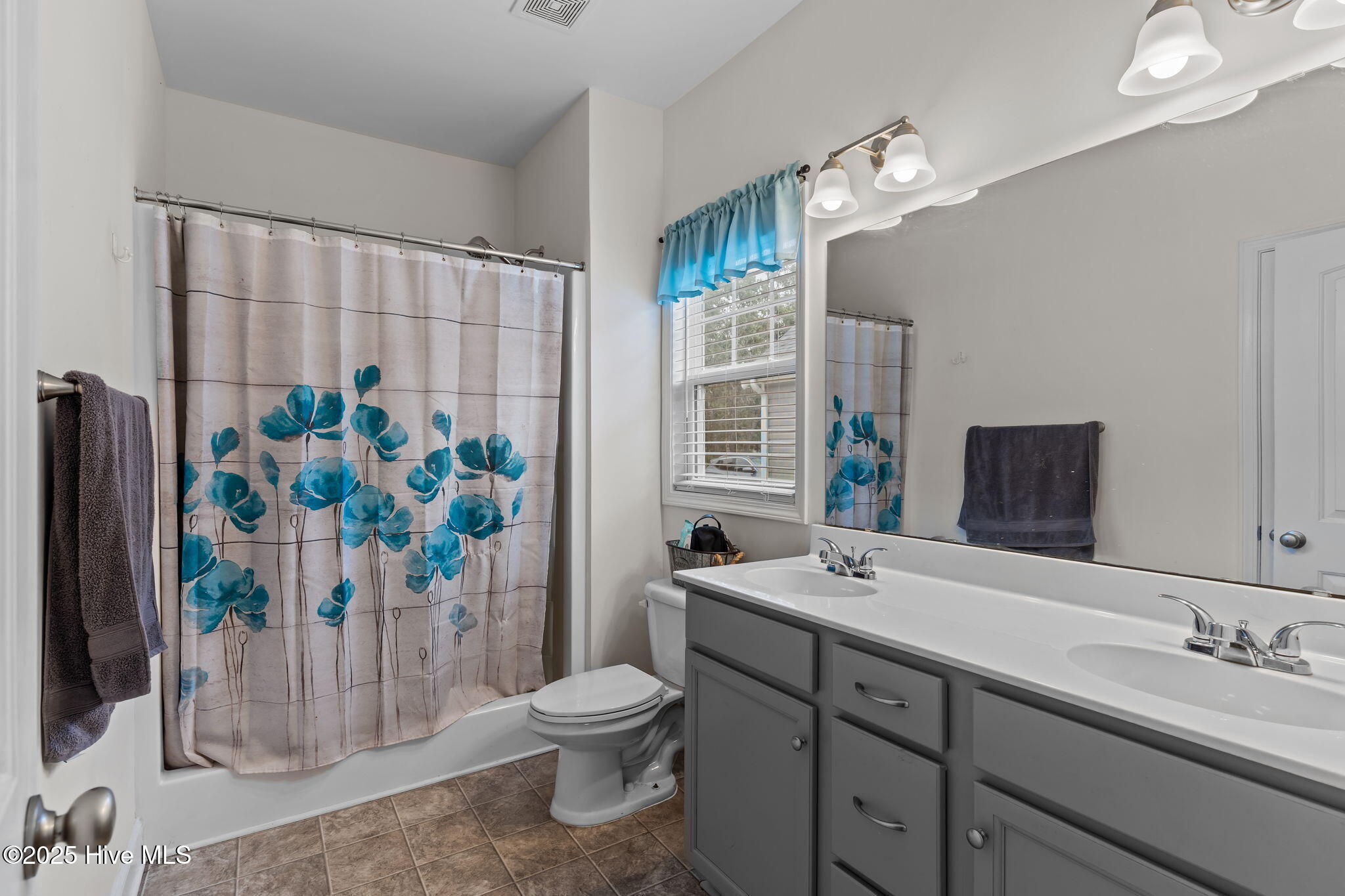 100537079 | Photo 29