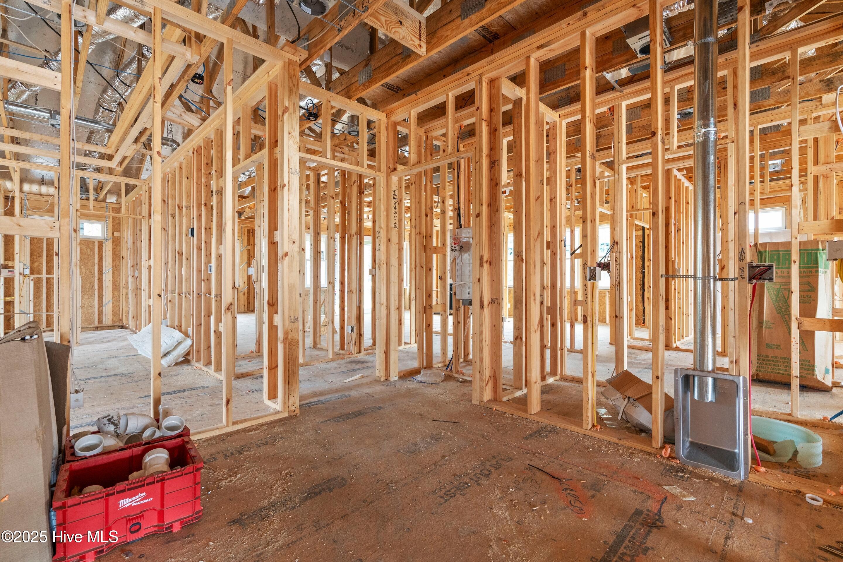 100543070 | Photo 32