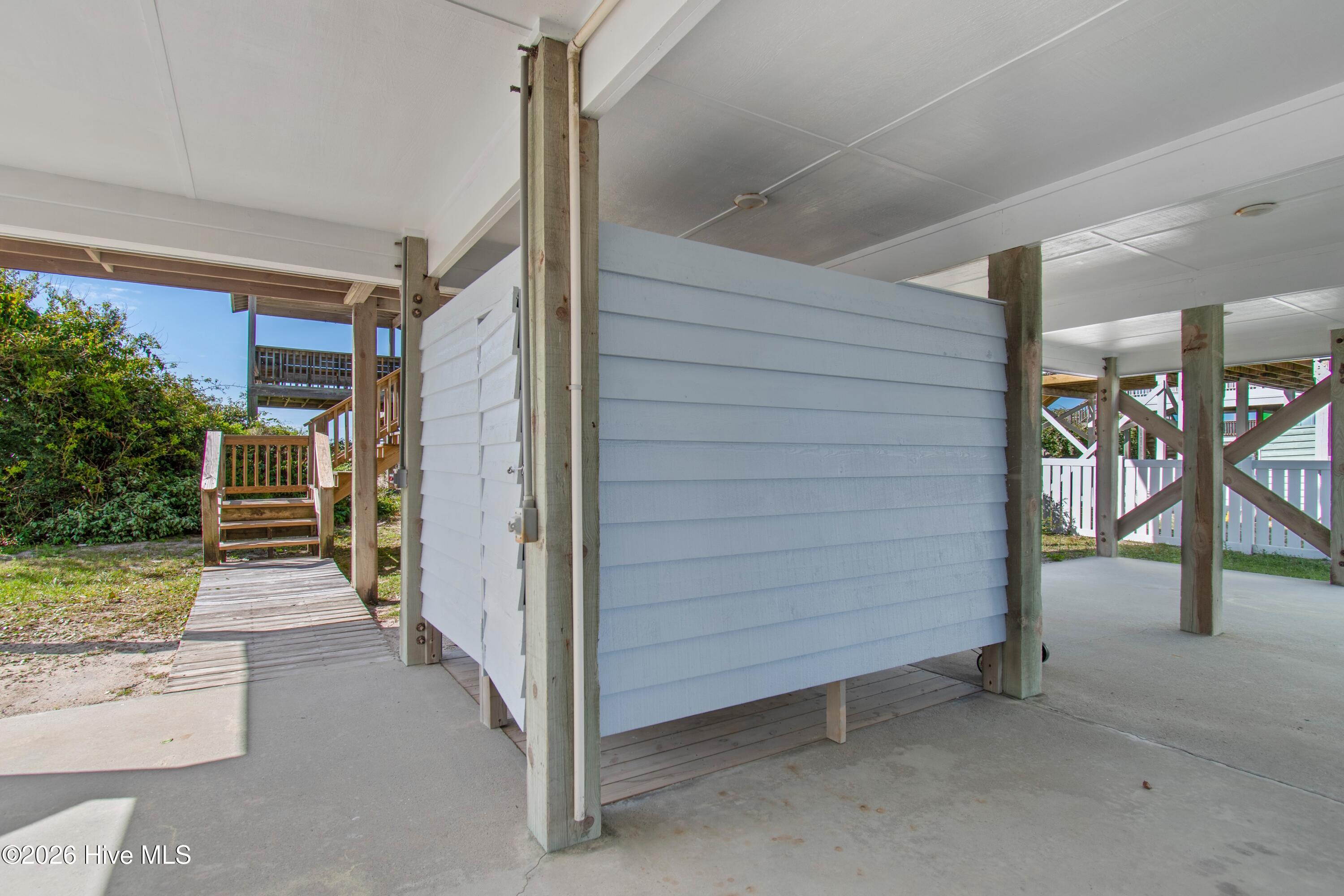 100566525 | Photo 48