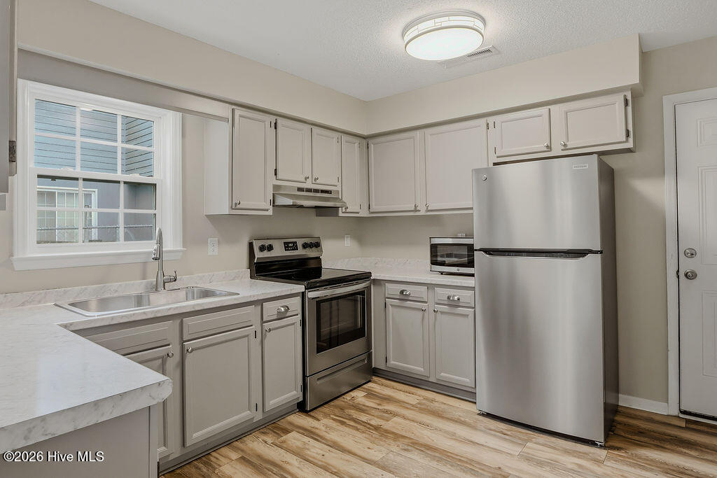 2038 Hunters Ridge Drive,Midway Park