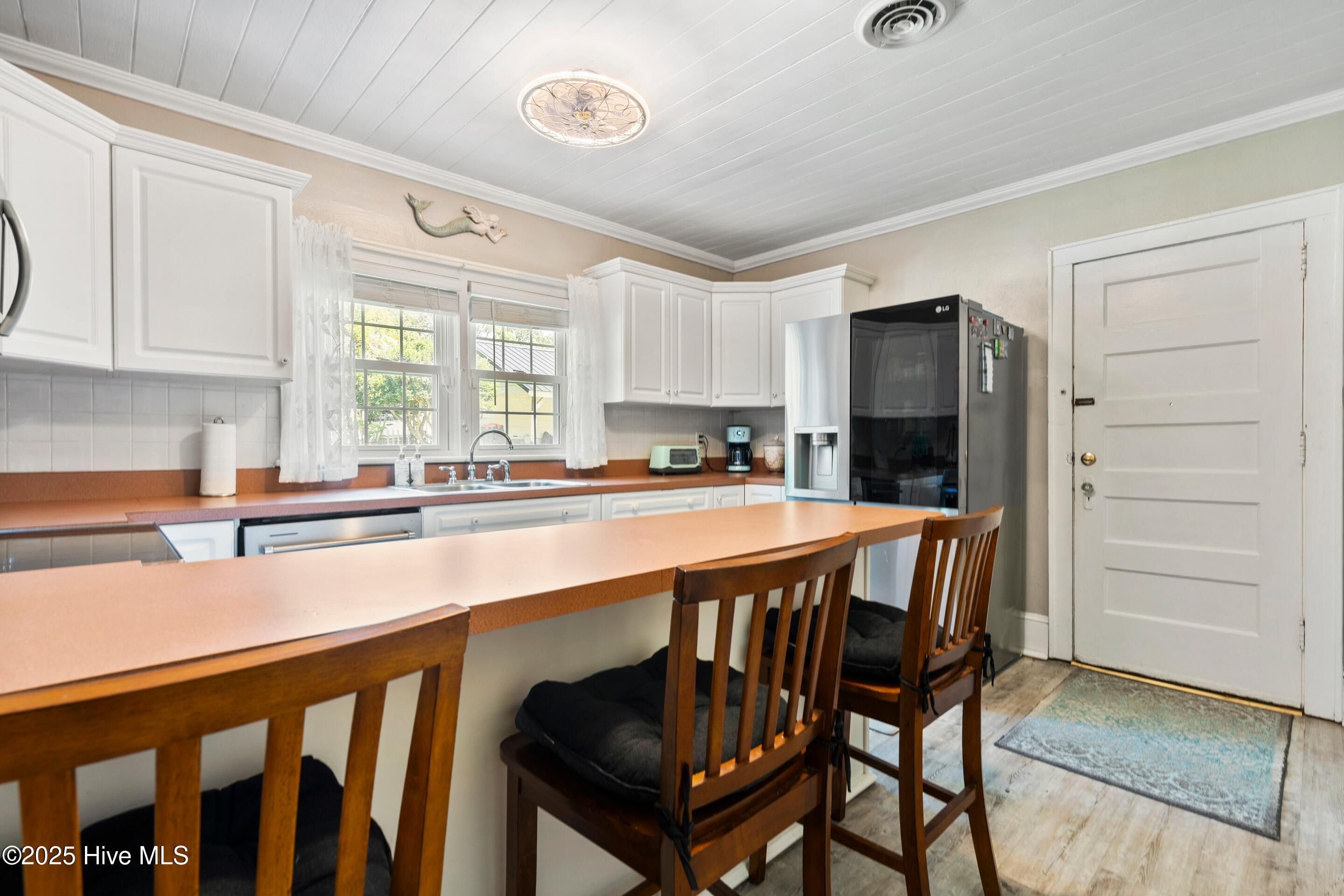 100510078 | Photo 16