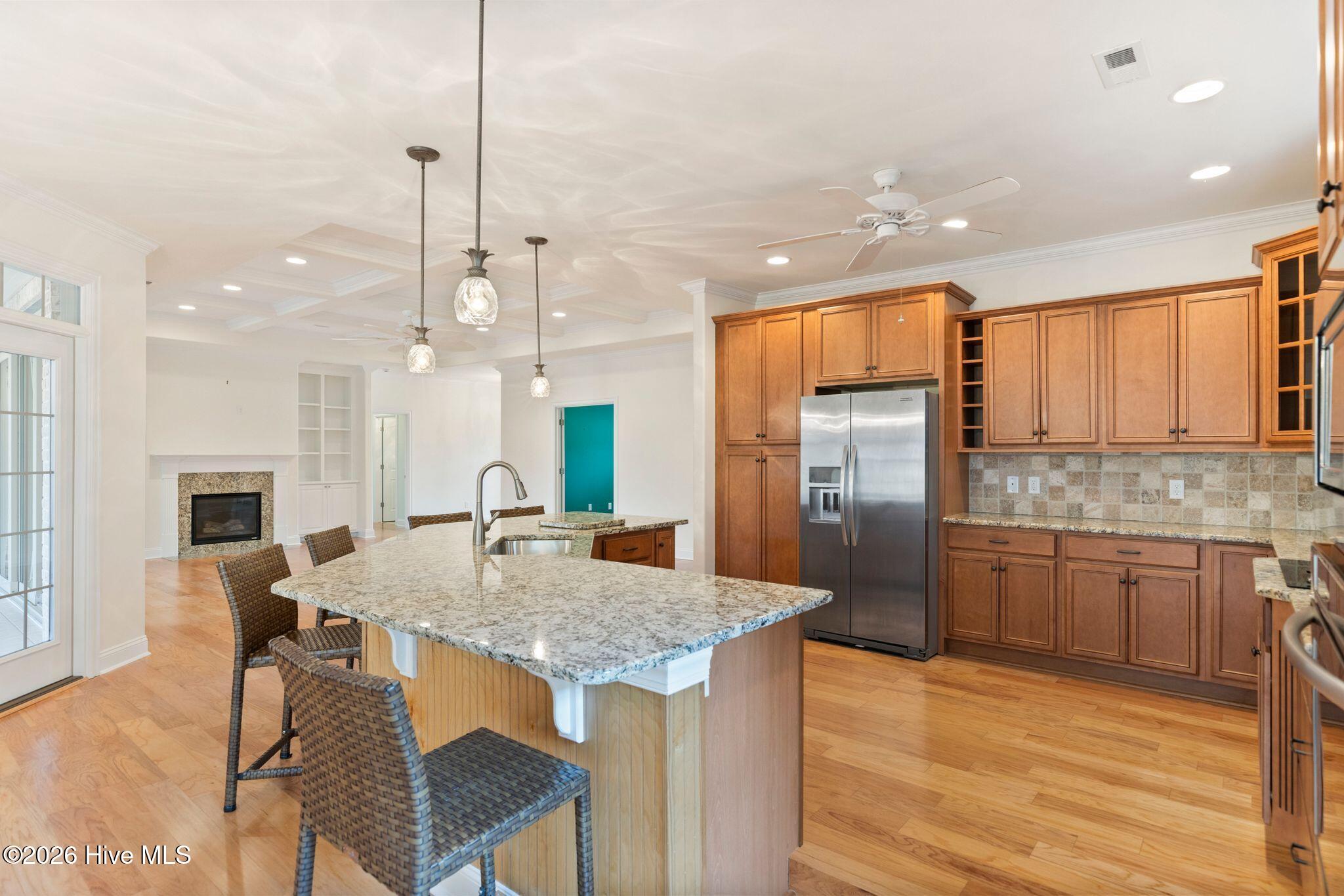 100559645 | Photo 13