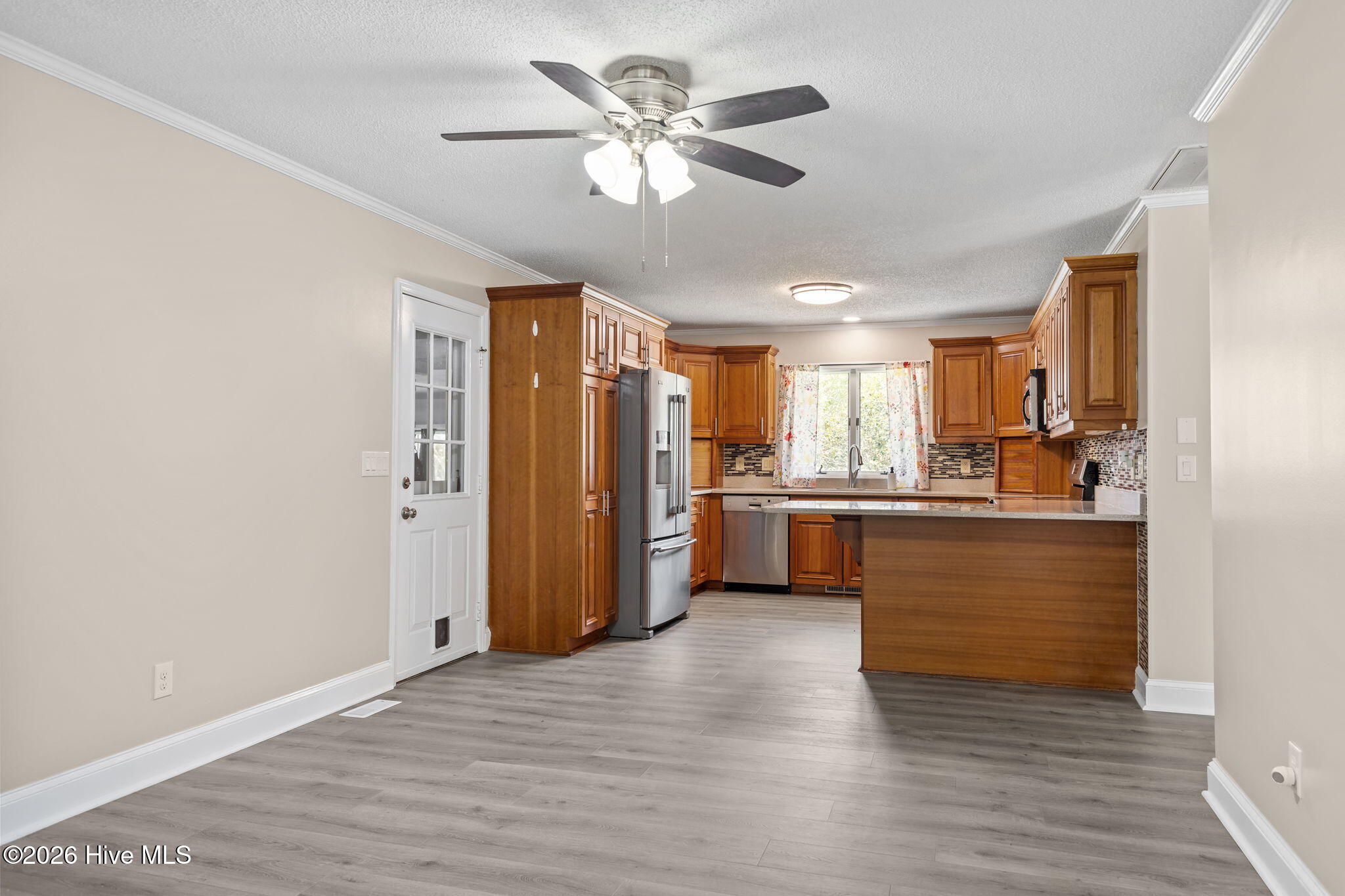 100566474 | Photo 47