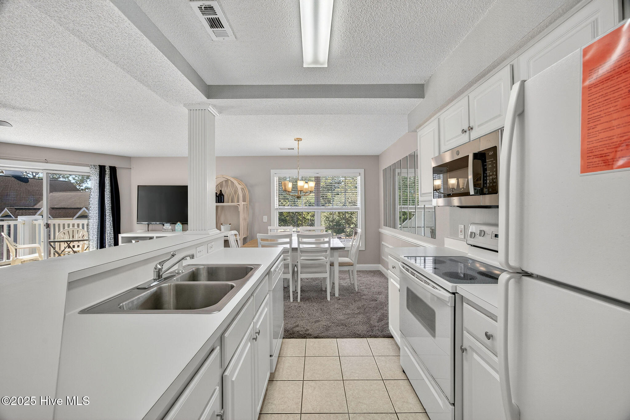 100537047 | Photo 11