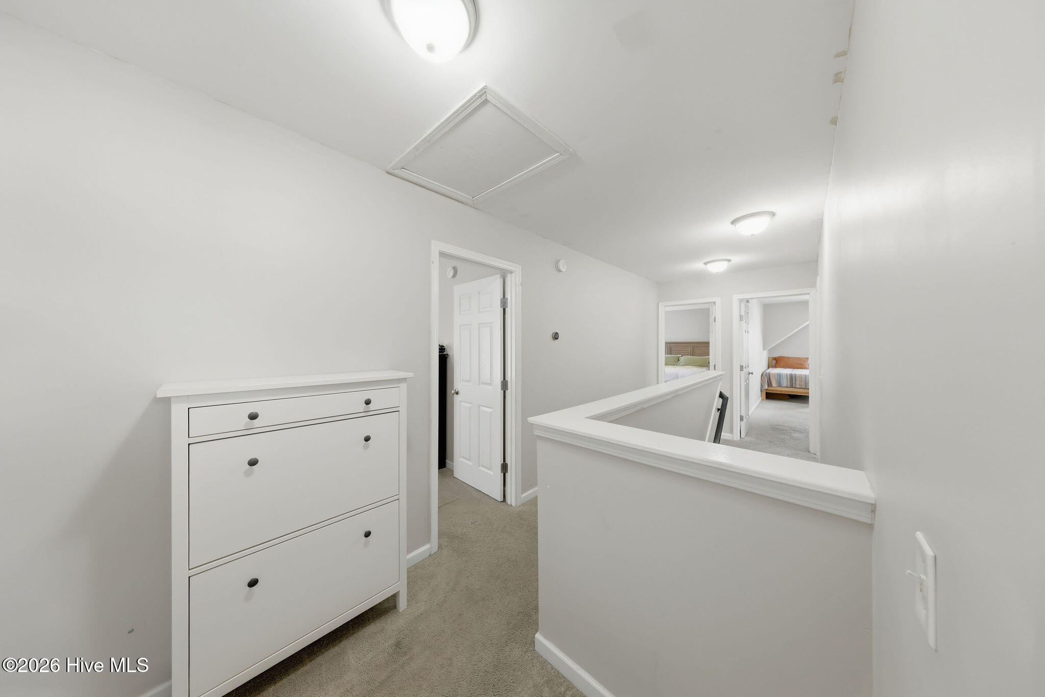 100565311 | Photo 51