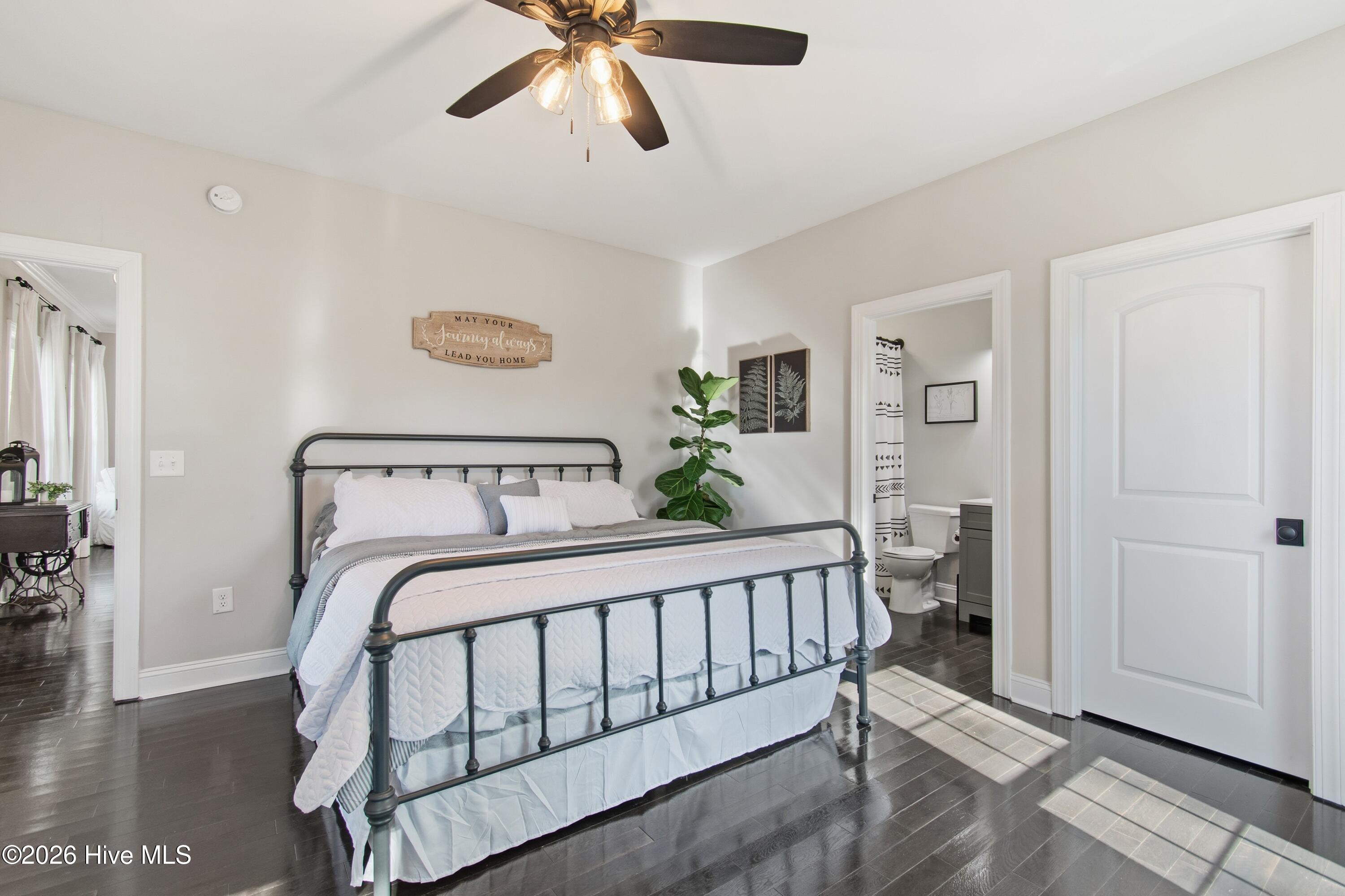 100550305 | Photo 25