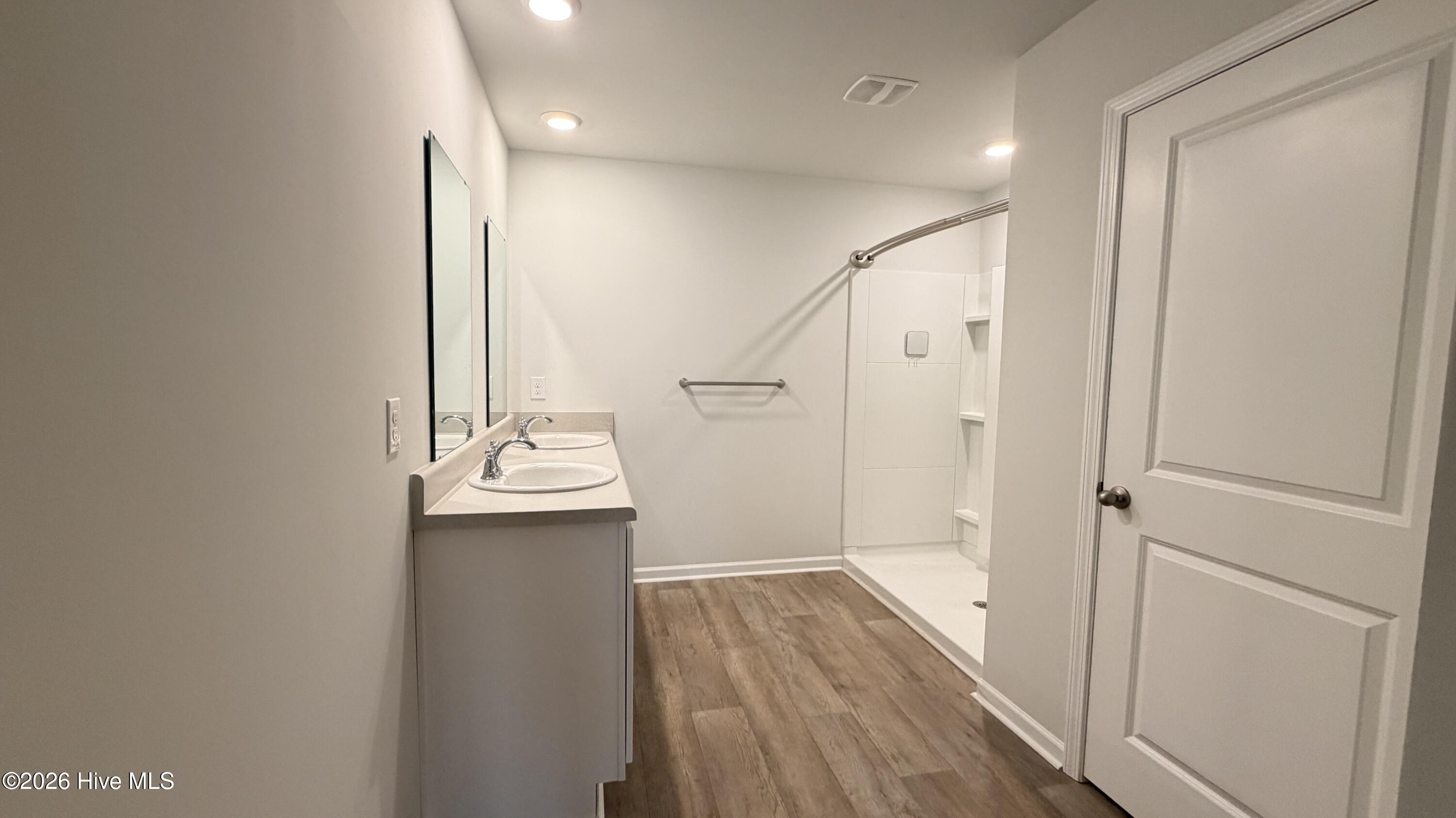 100549167 | Photo 17