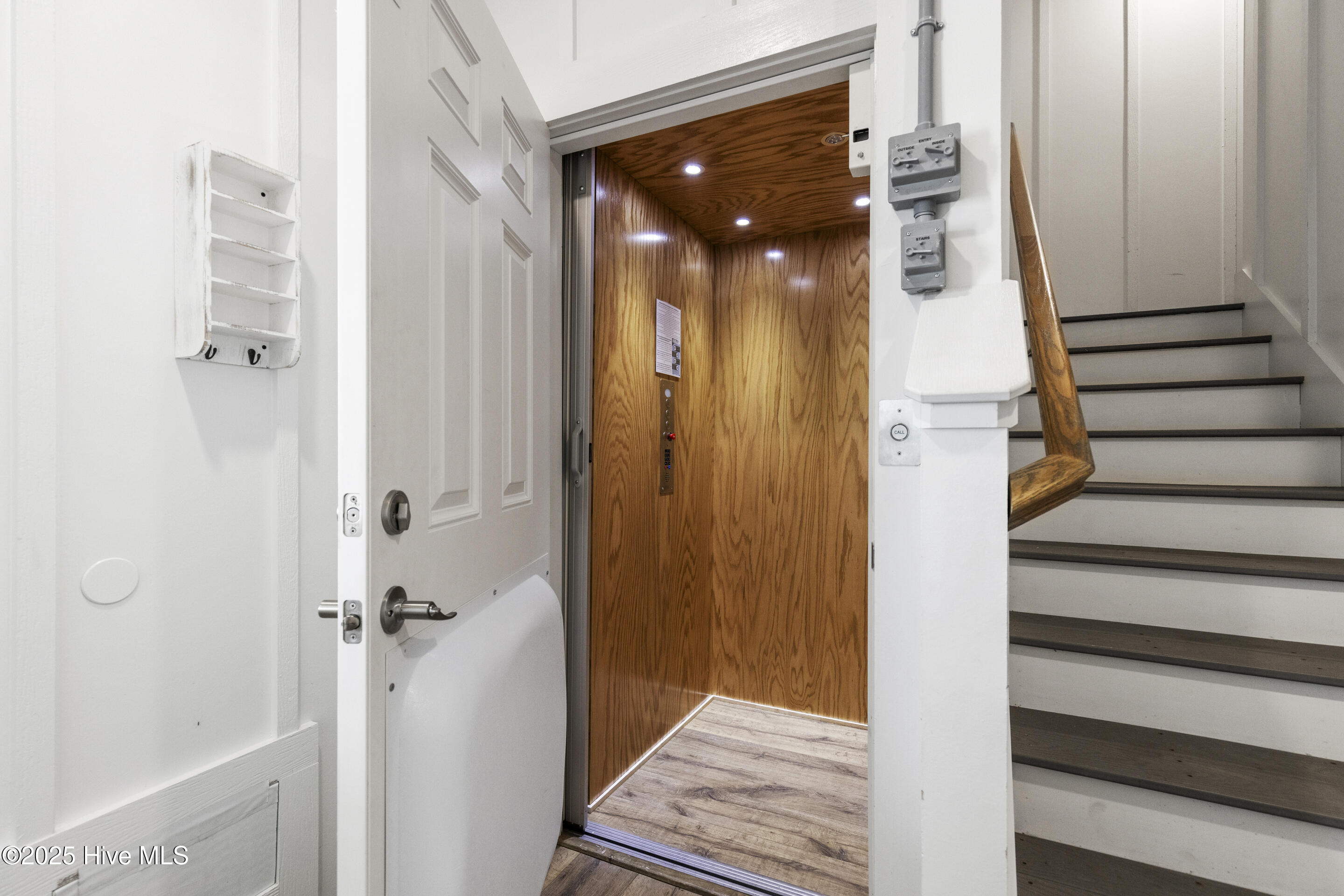 100504726 | Photo 11