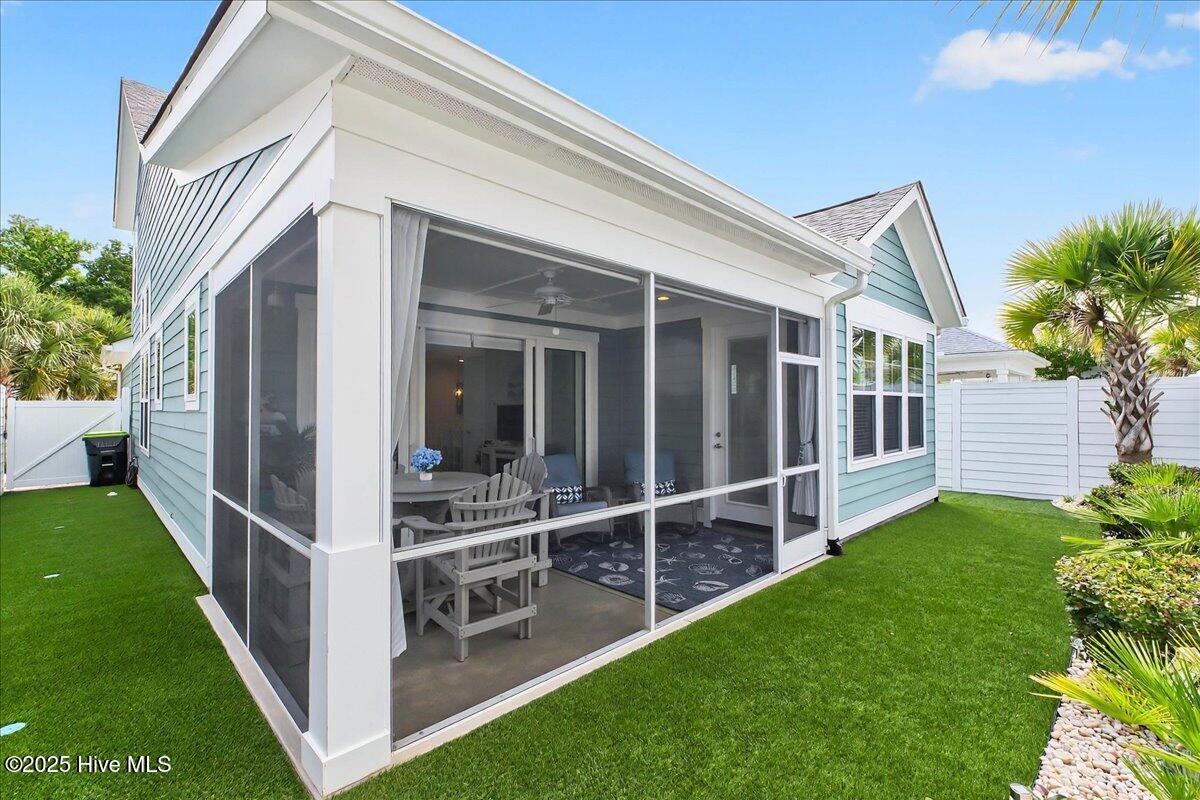 100524378 | Photo 50