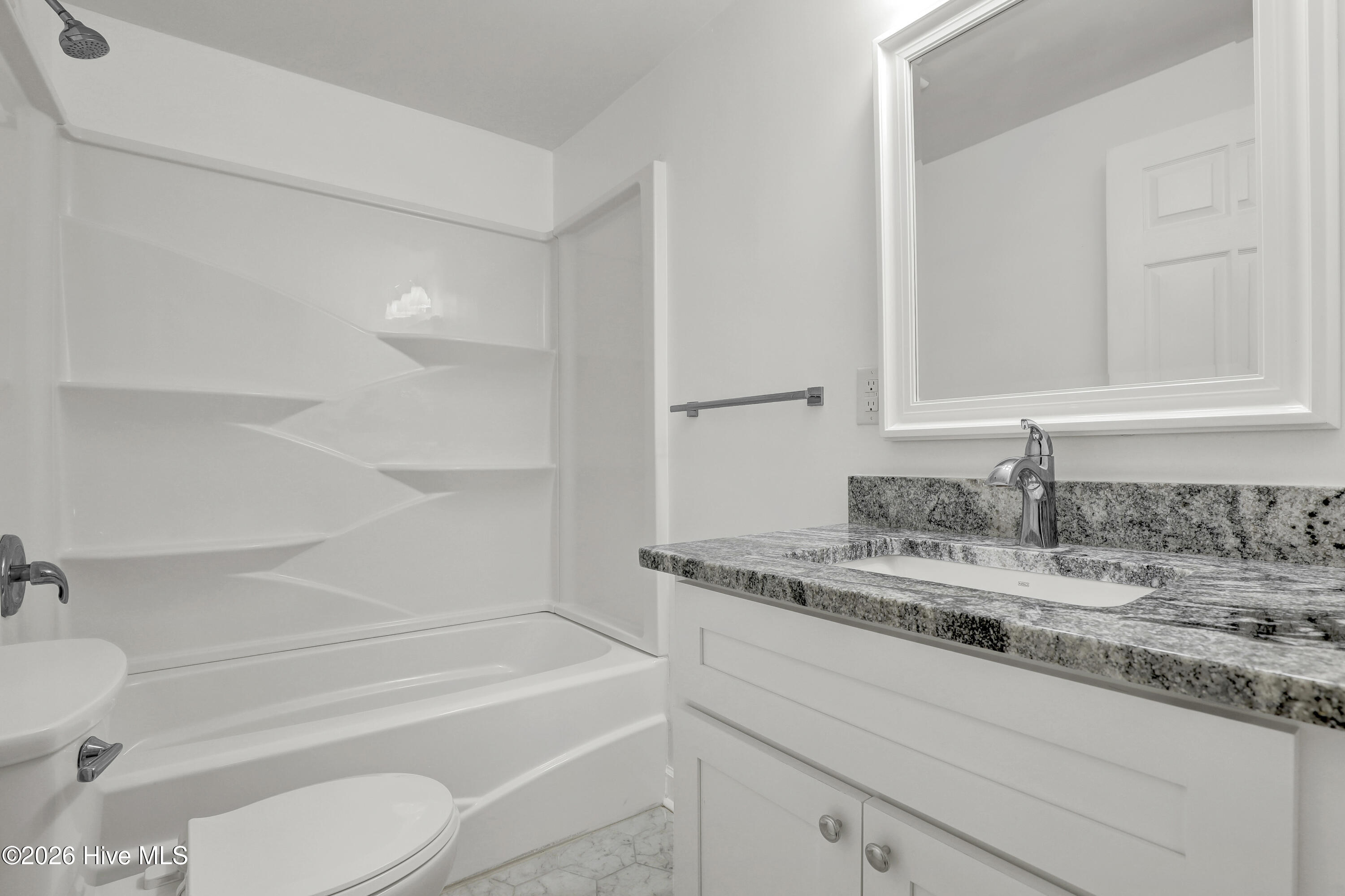 100567063 | Photo 22