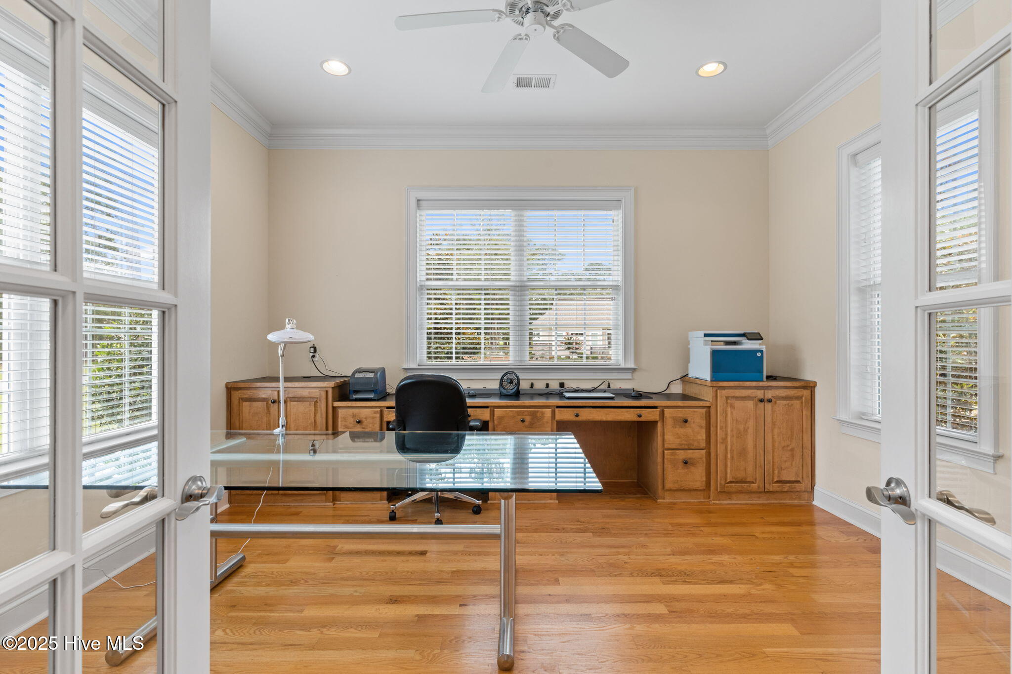 100518405 | Photo 62