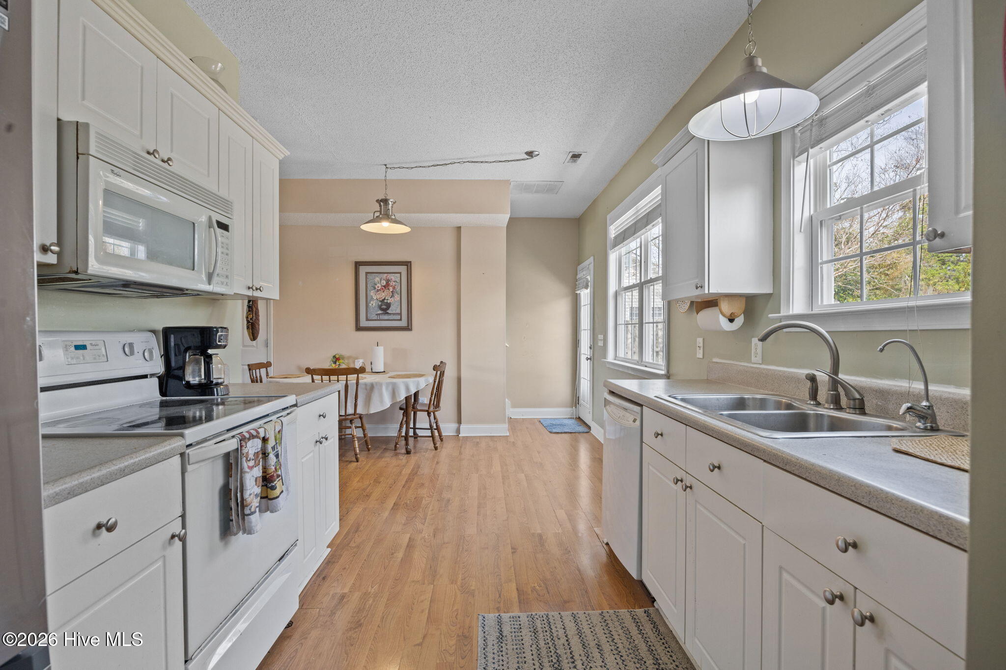 100563147 | Photo 10