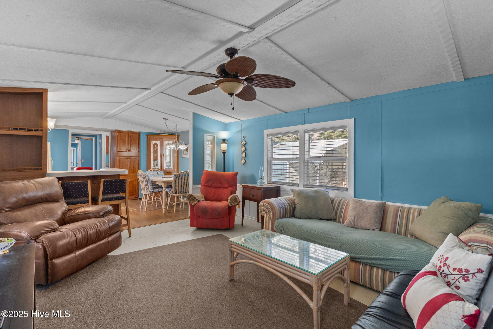 100539780 | Photo 12