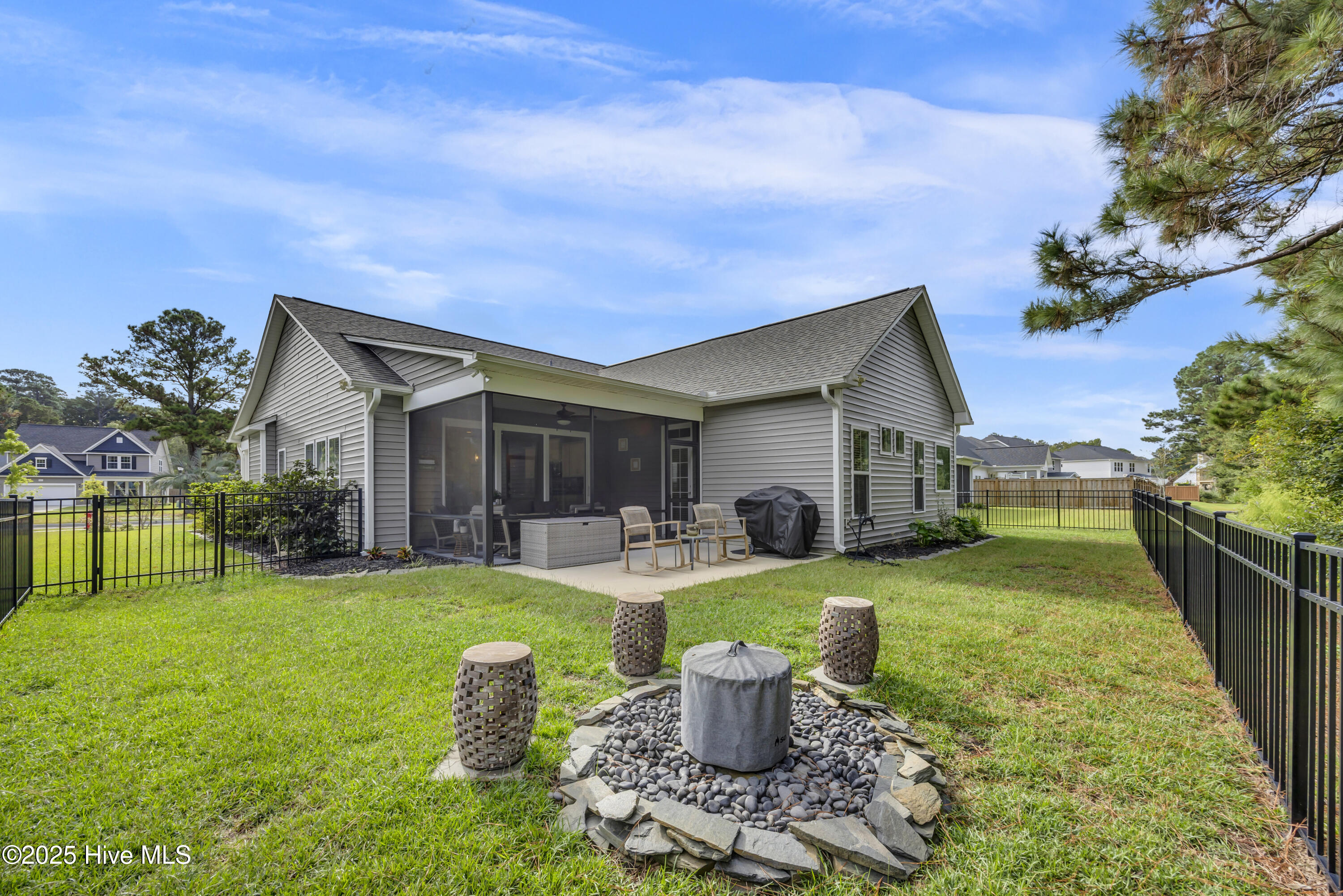 100535500 | Photo 25