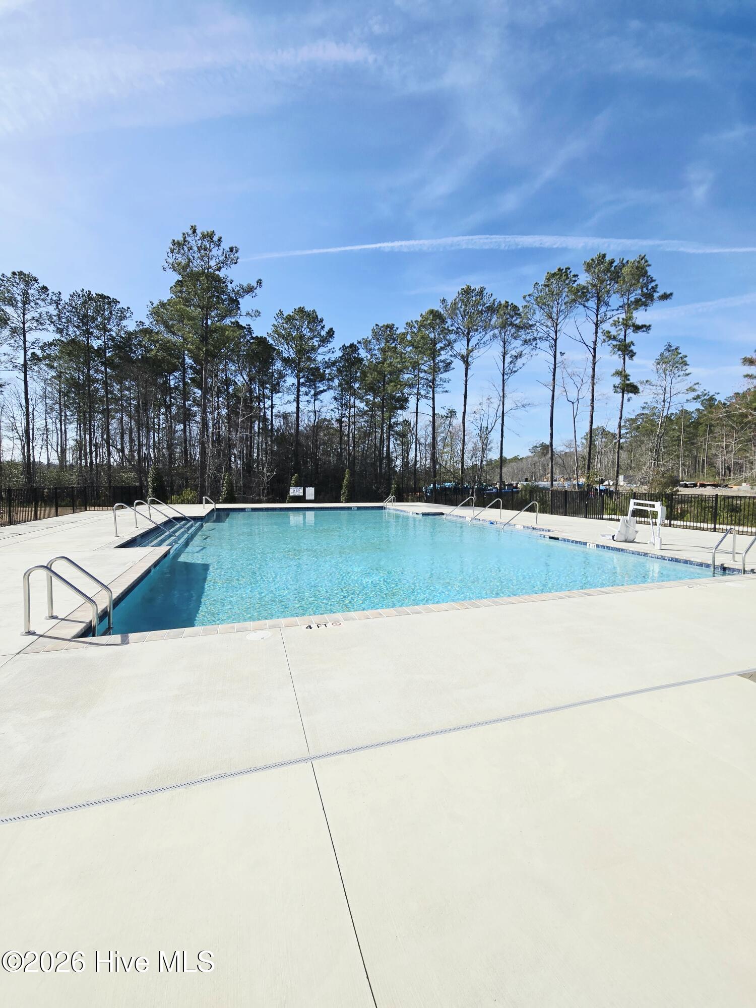 100548726 | Photo 25