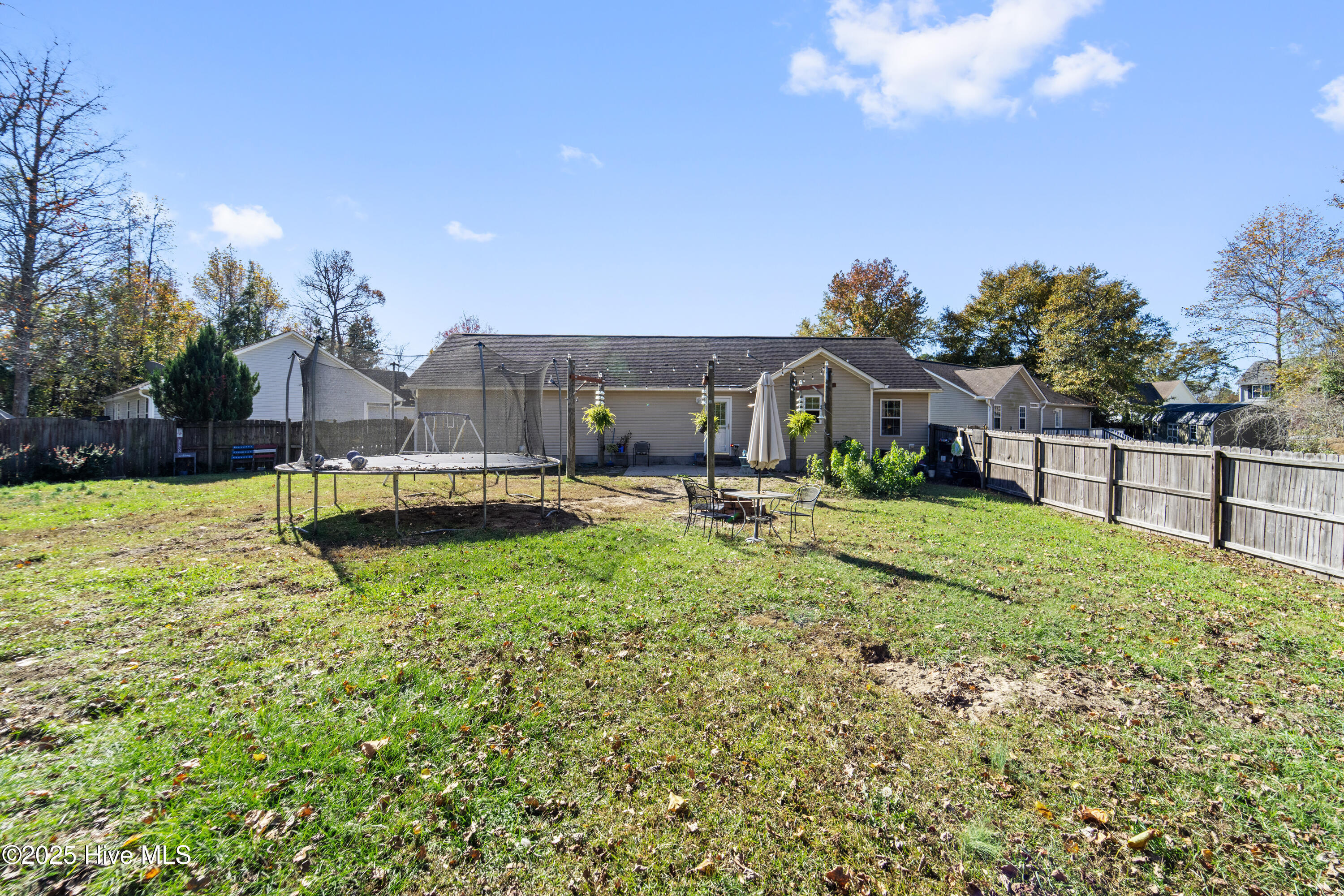 100542188 | Photo 38