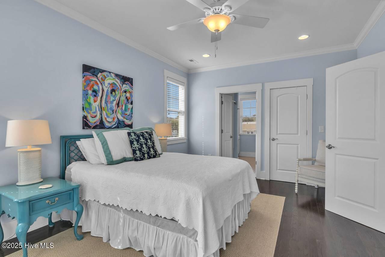 100543948 | Photo 22