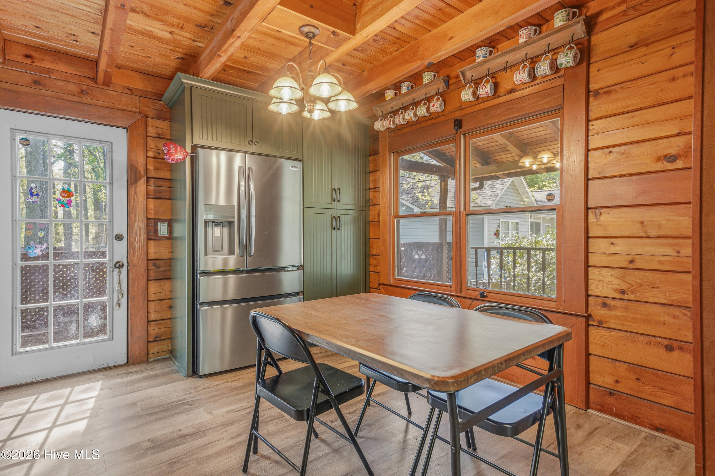 100566654 | Photo 25