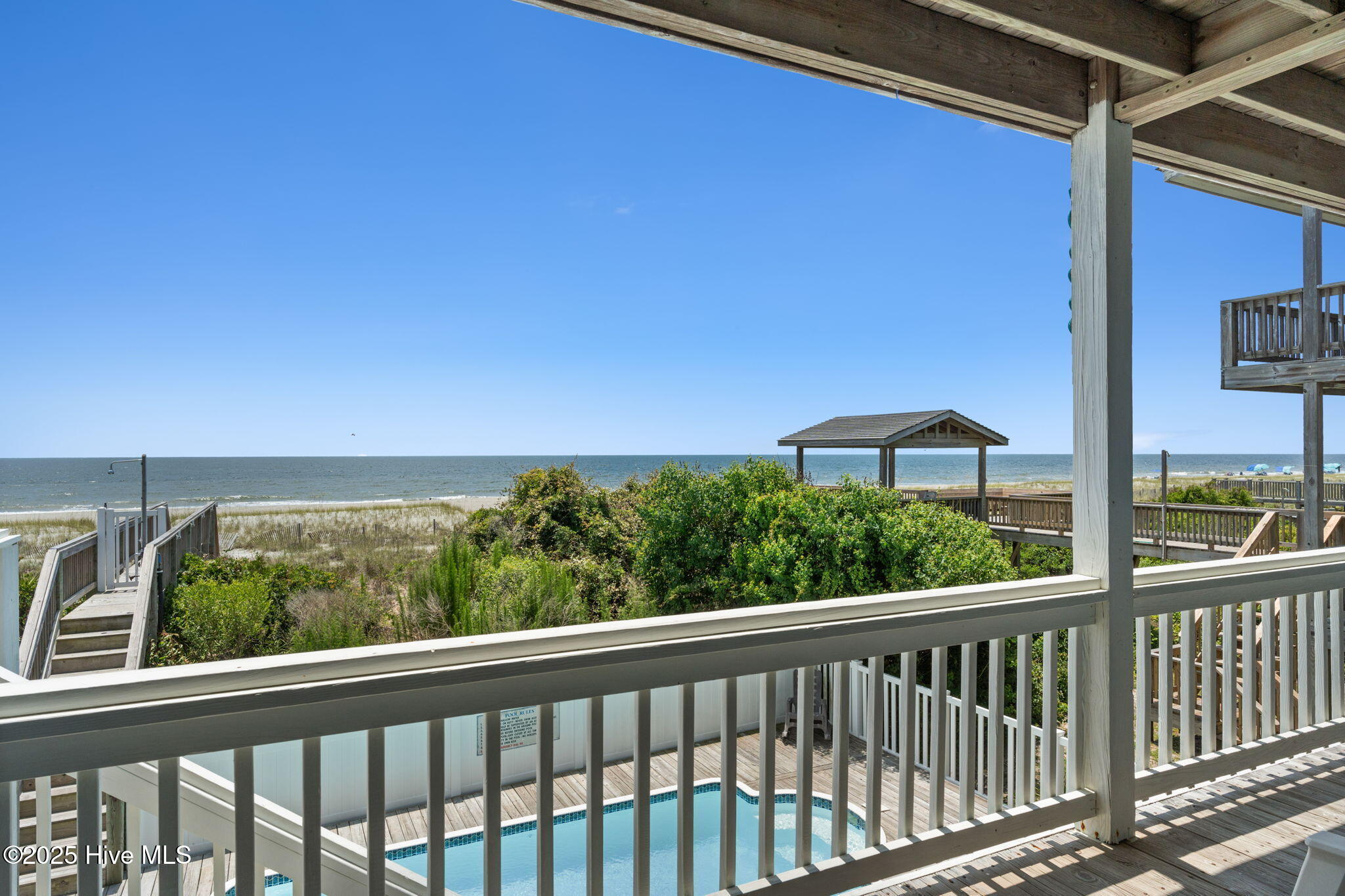 100515755 | Photo 46