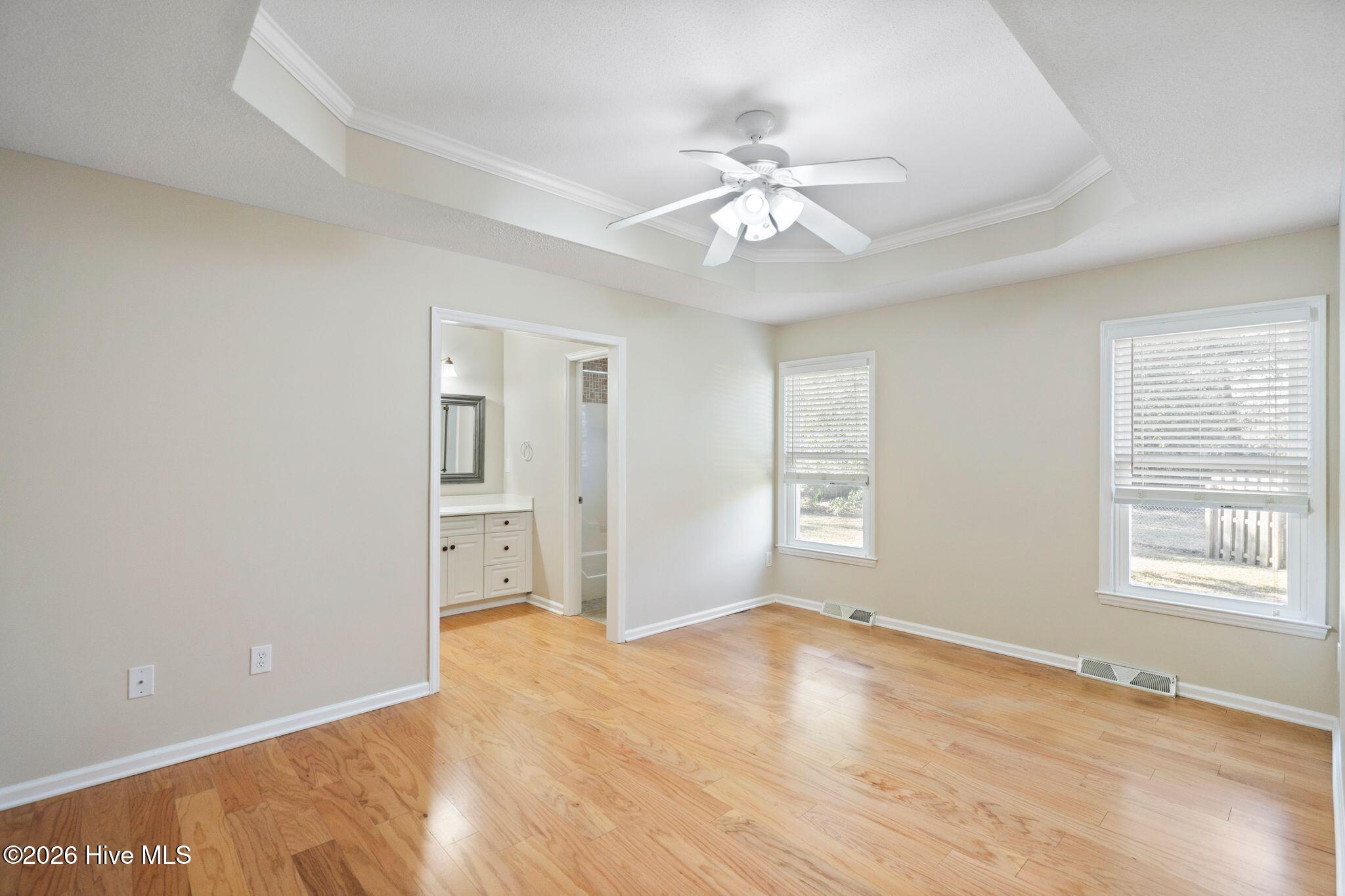 100556381 | Photo 25