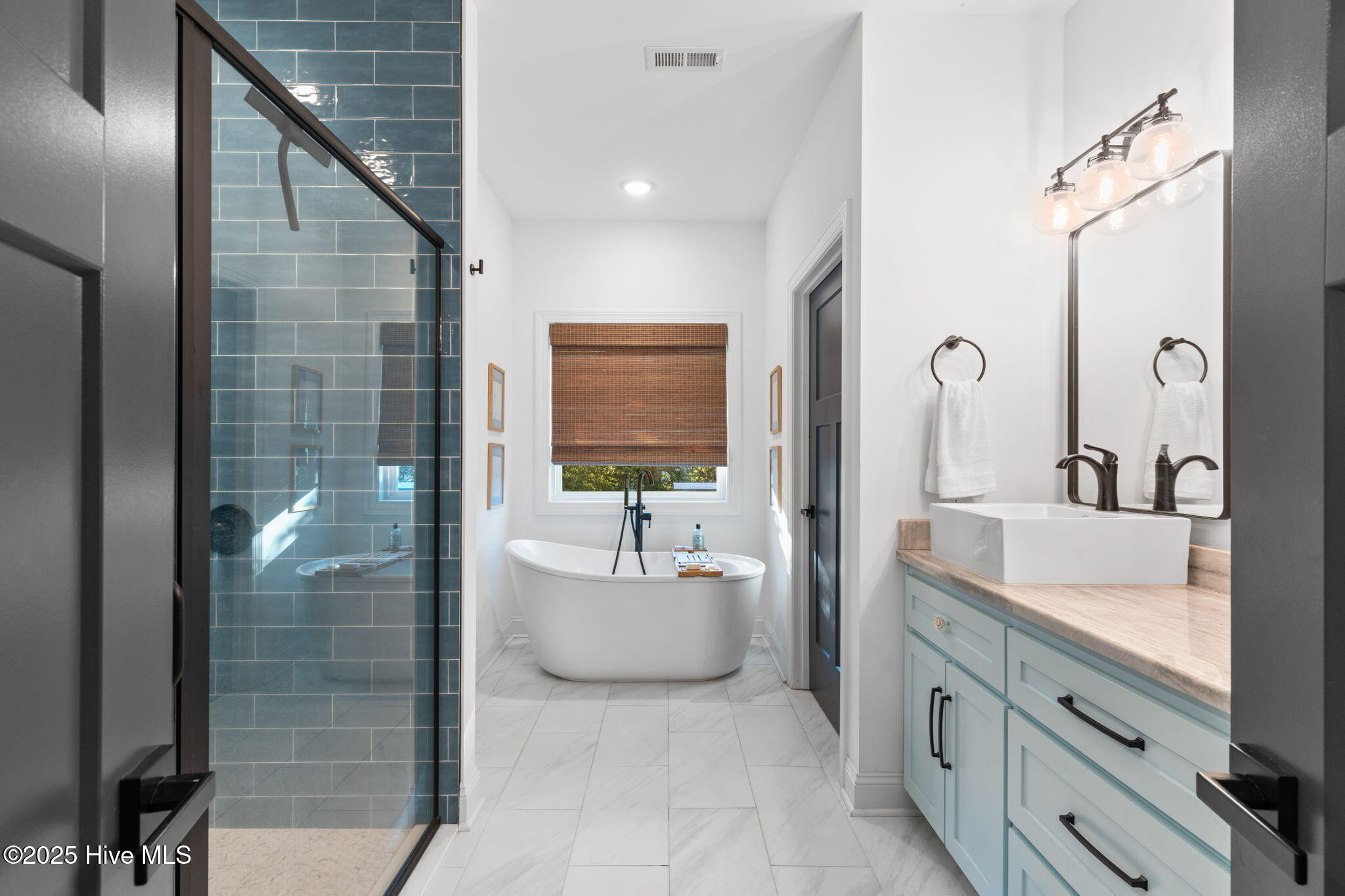 100564542 | Photo 31