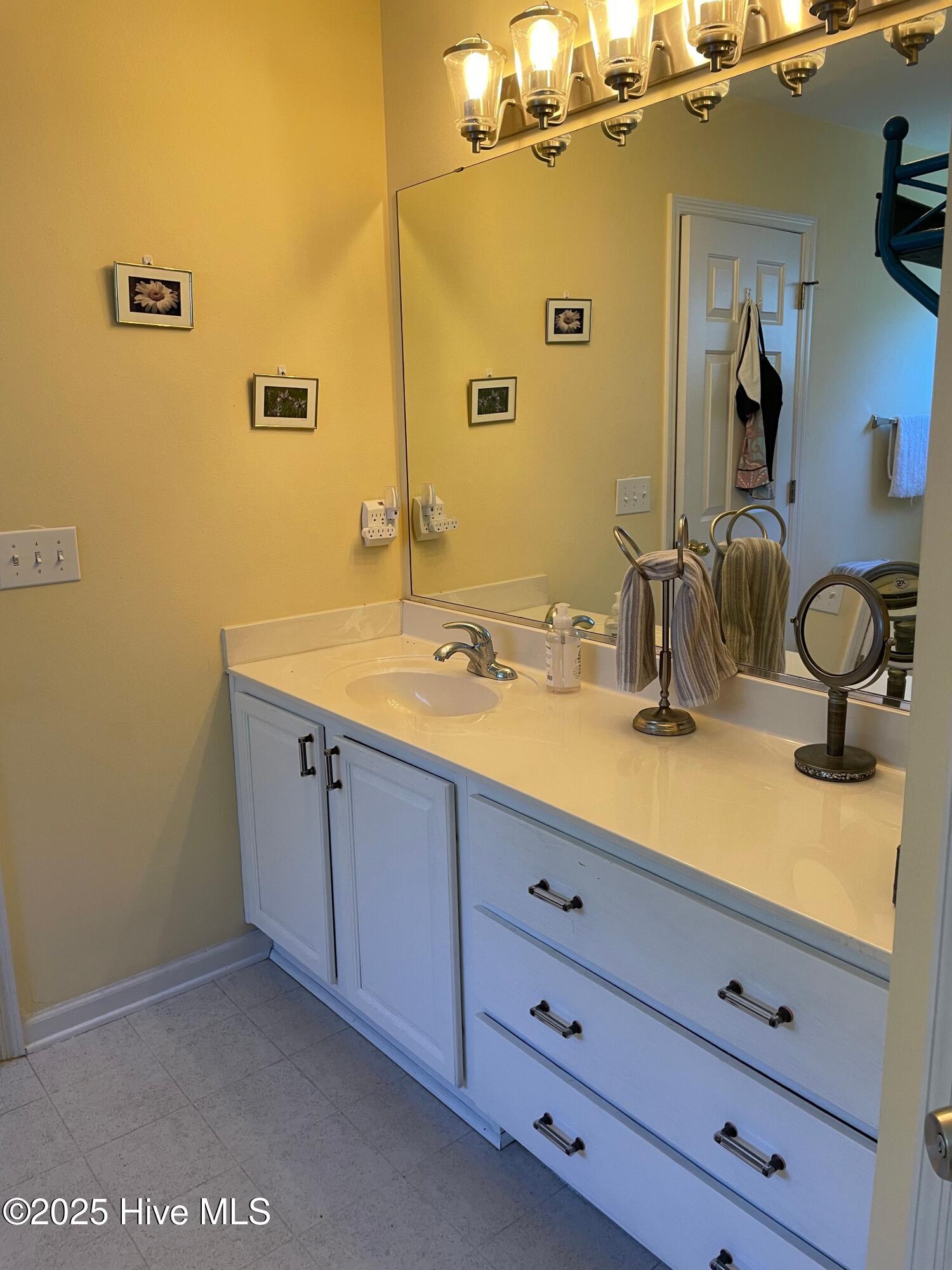 100536216 | Photo 22