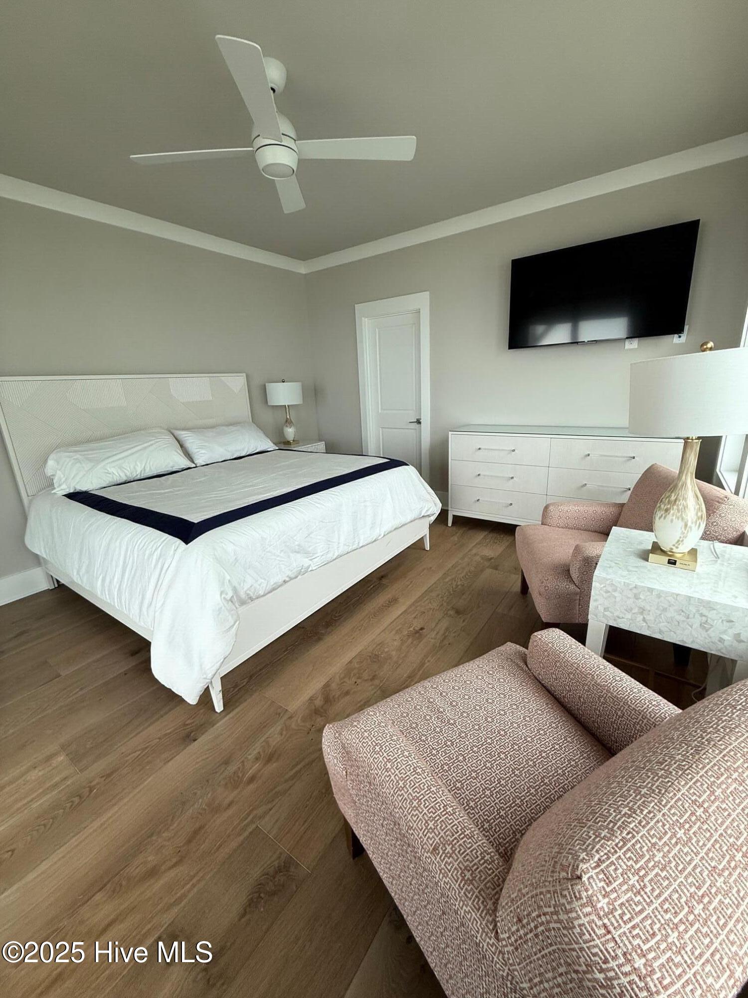 100498103 | Photo 43