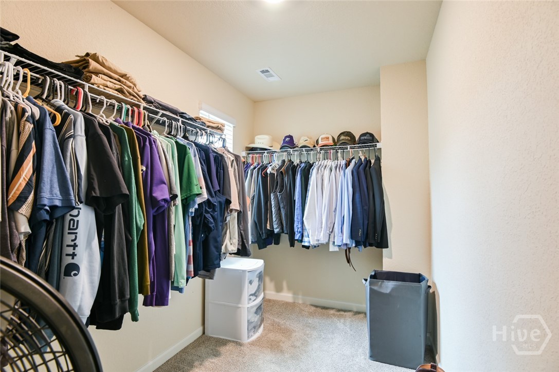 Walk-in Closet