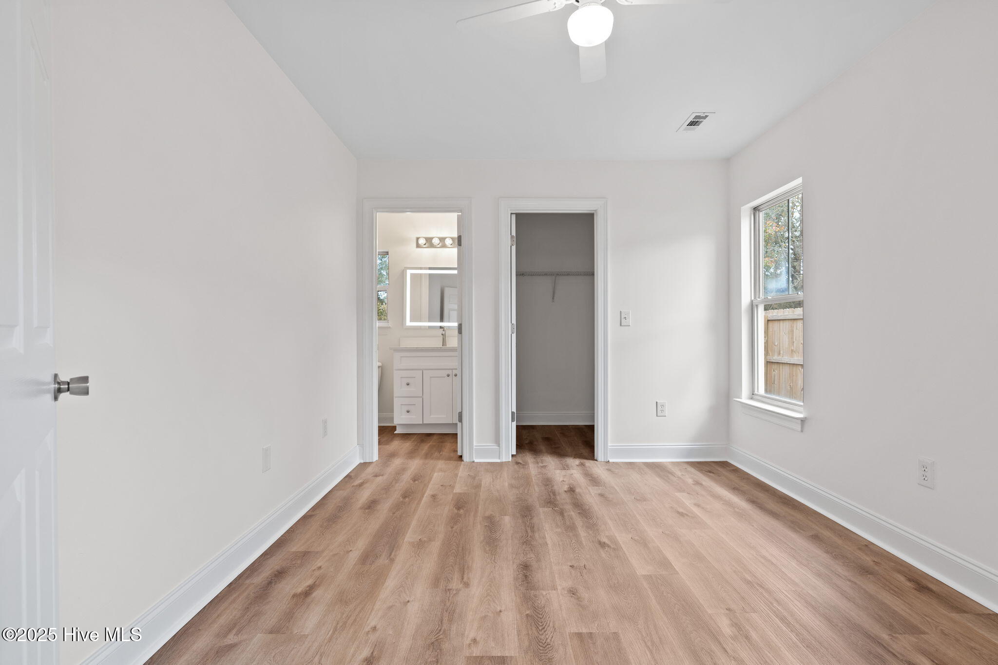 100542432 | Photo 13