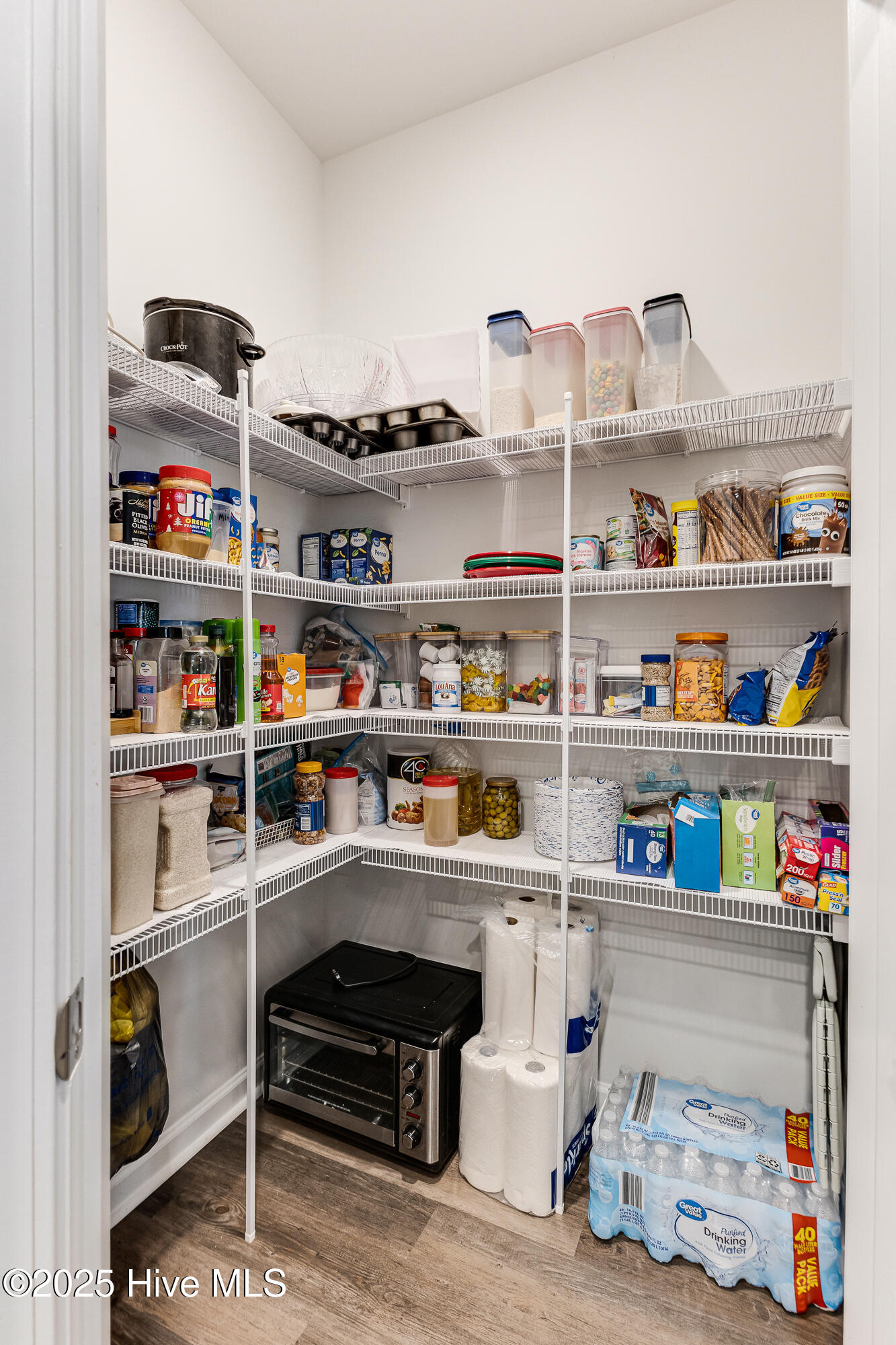 100521011 | Photo 13