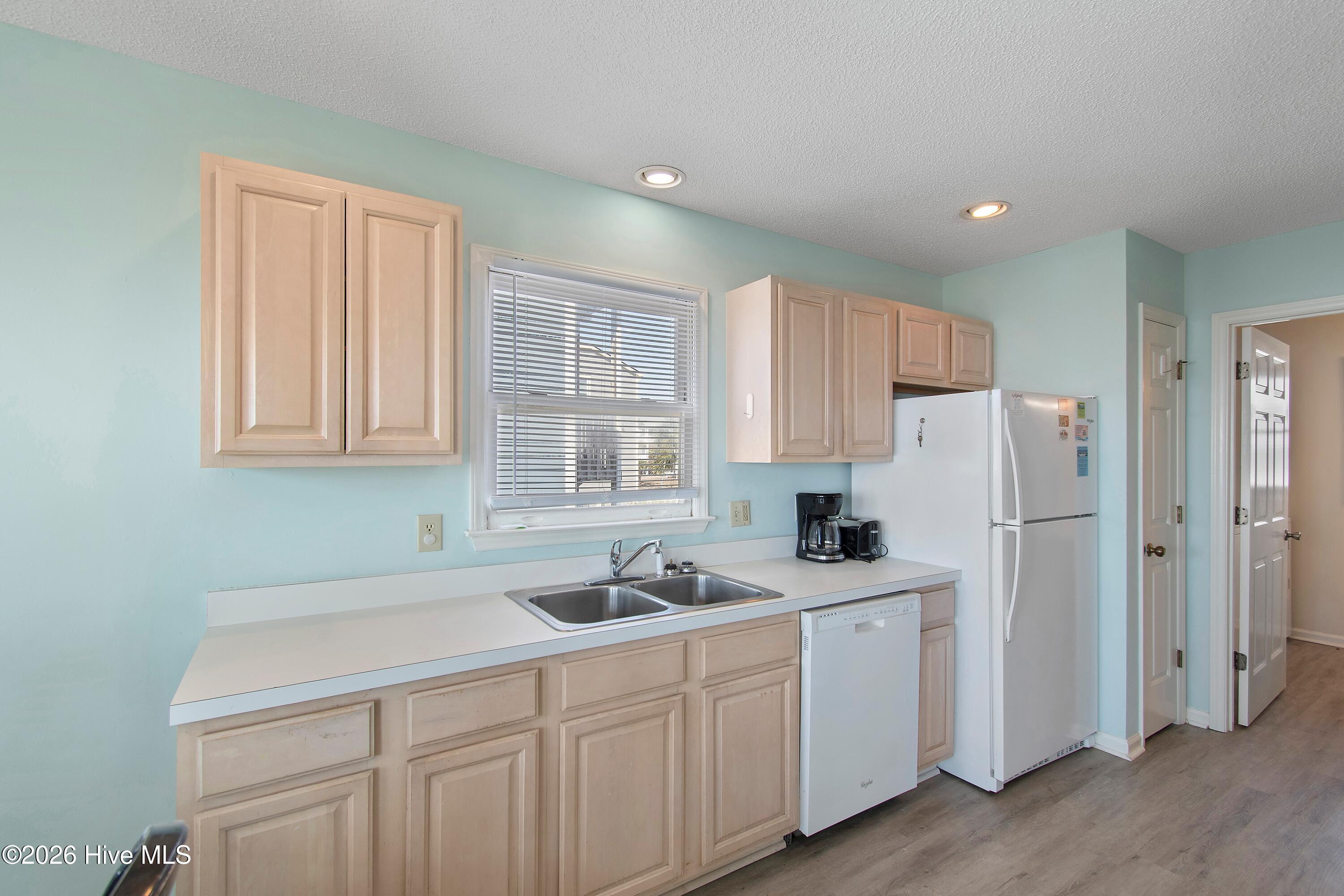 100558729 | Photo 16