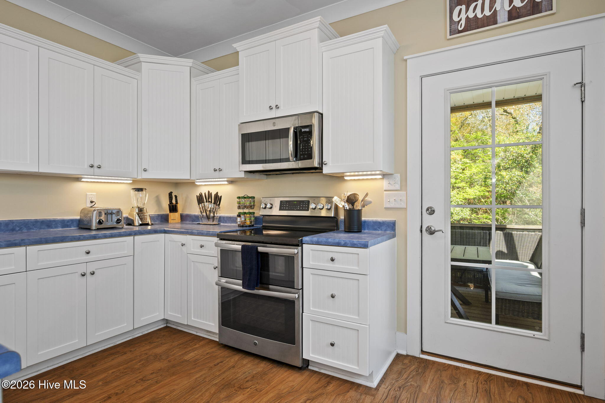 100565691 | Photo 16