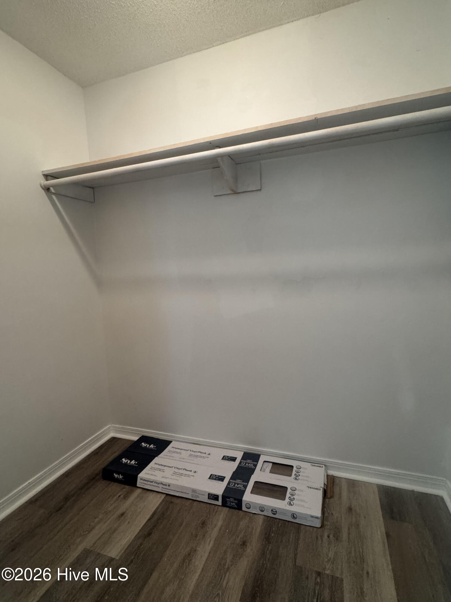 100550362 | Photo 24