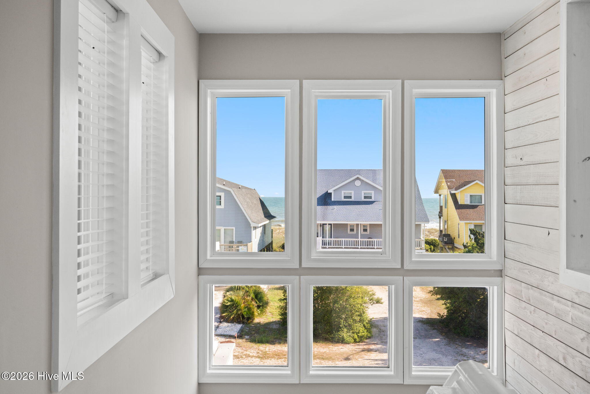 100568458 | Photo 18