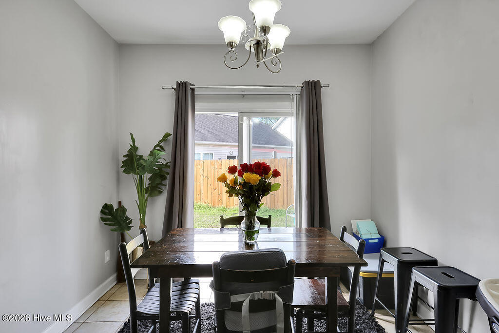 100558942 | Photo 10