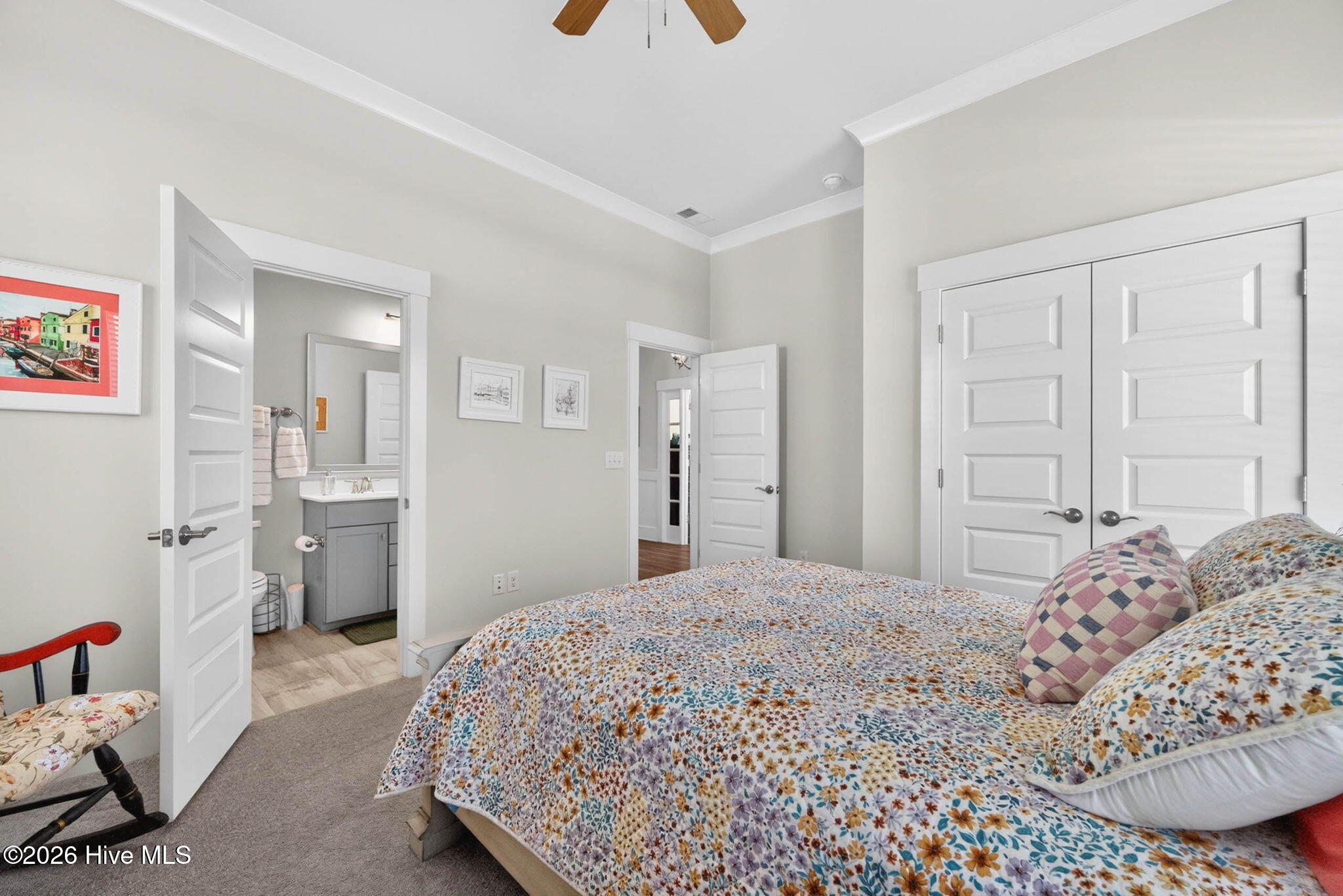 100567275 | Photo 15