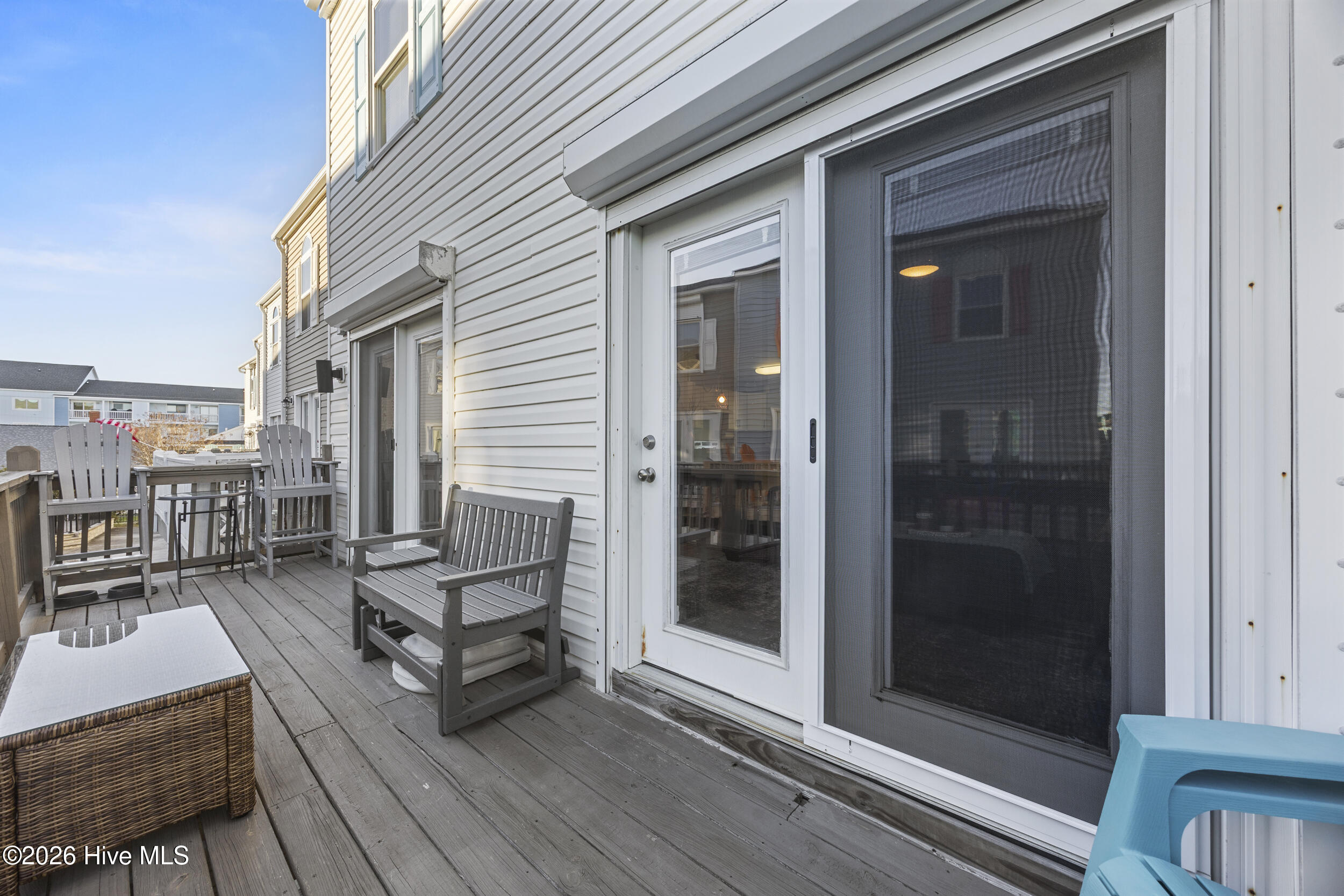 100552851 | Photo 28