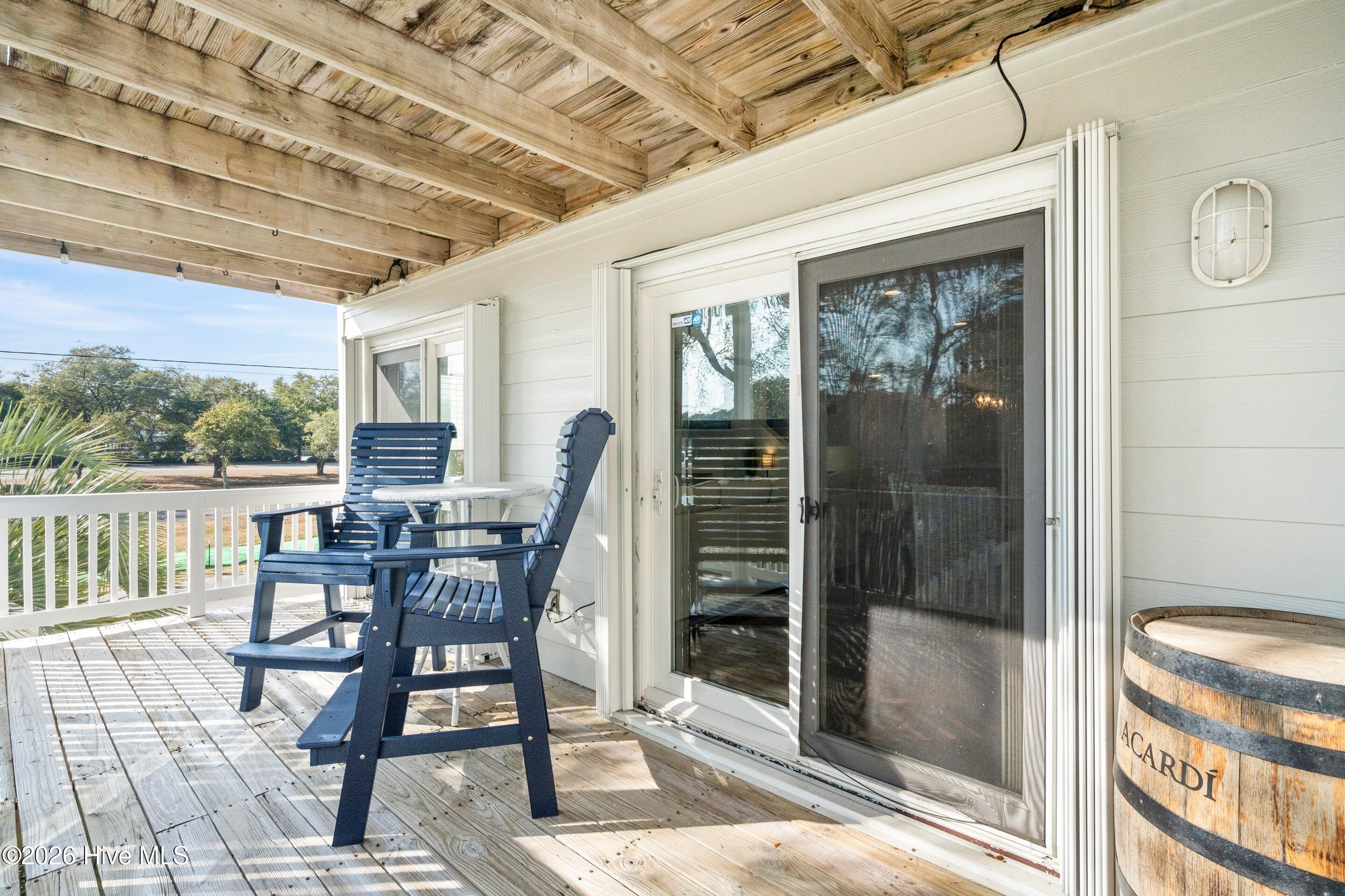 100548419 | Photo 25