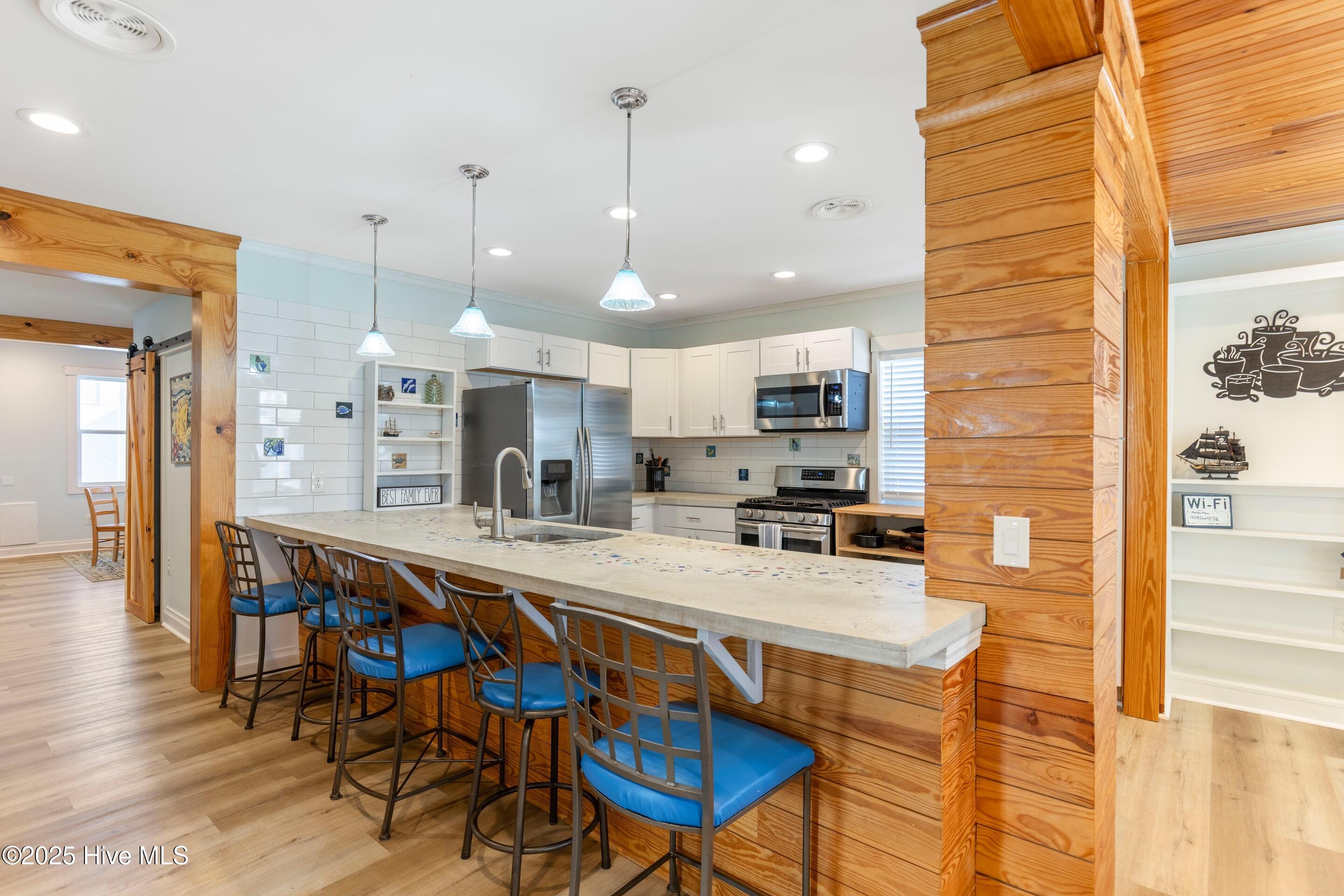 100567427 | Photo 15