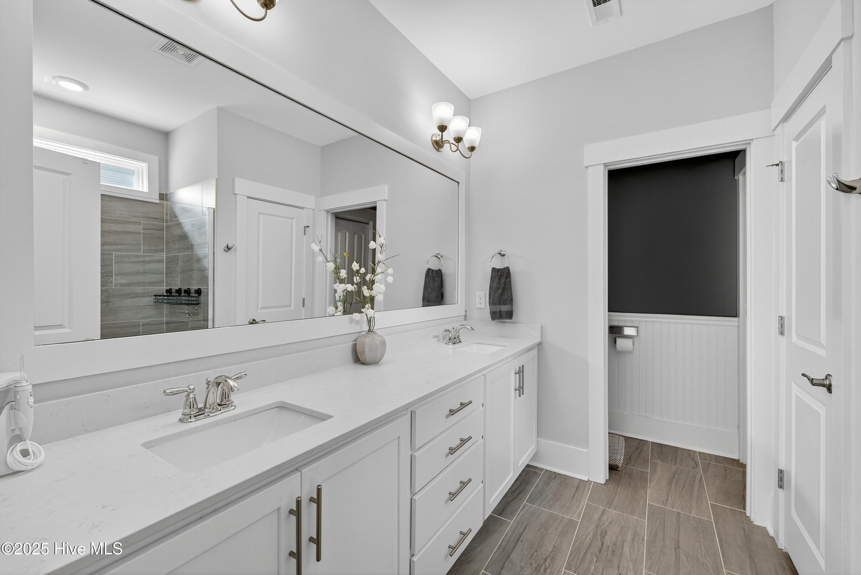 100538241 | Photo 21