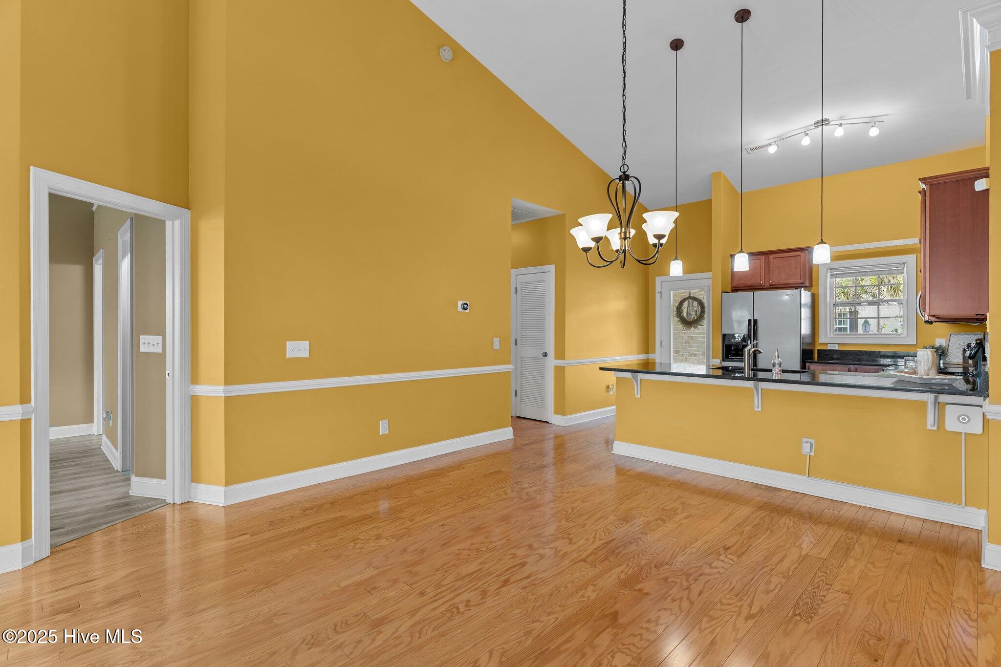 100513214 | Photo 15